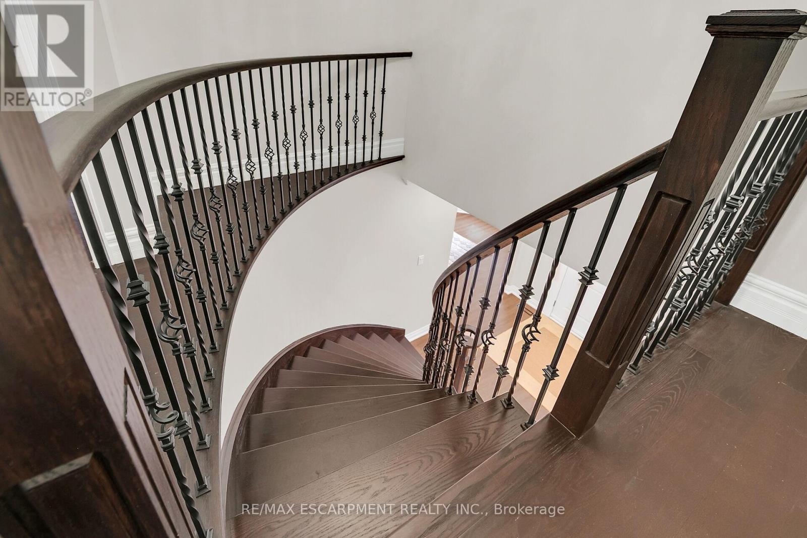125 Valera Drive E, Hamilton (Stoney Creek), Ontario  L8E 4S9 - Photo 24 - X12390065