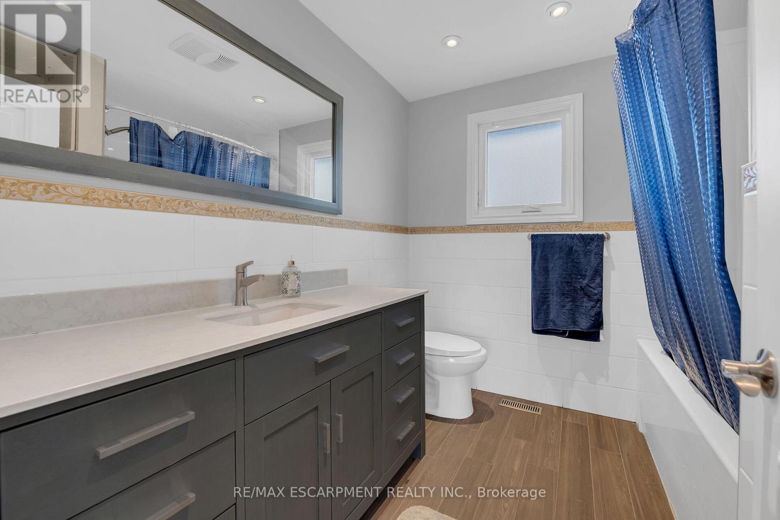 125 Valera Drive E, Hamilton (Stoney Creek), Ontario  L8E 4S9 - Photo 30 - X12390065