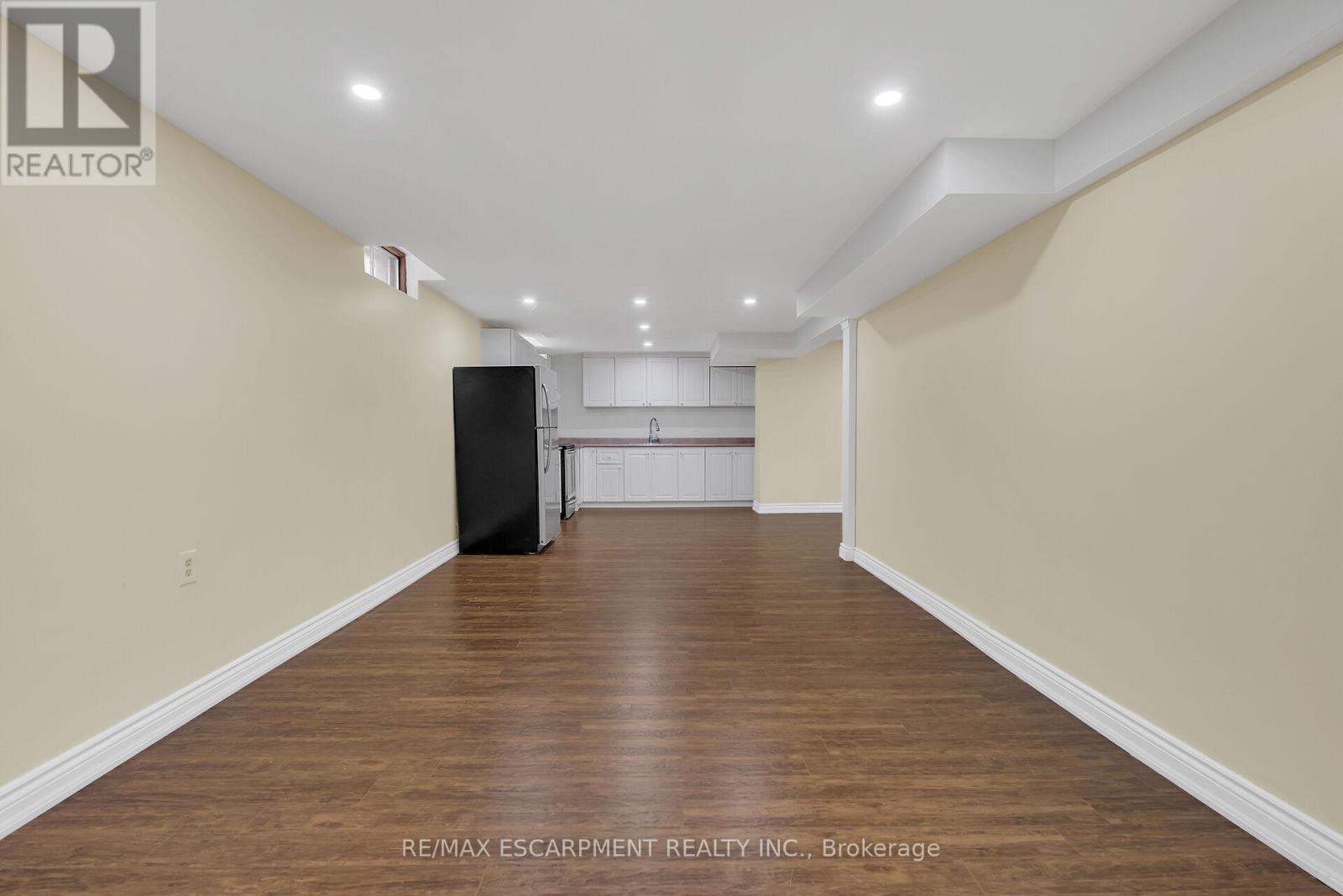 125 Valera Drive E, Hamilton (Stoney Creek), Ontario  L8E 4S9 - Photo 39 - X12390065