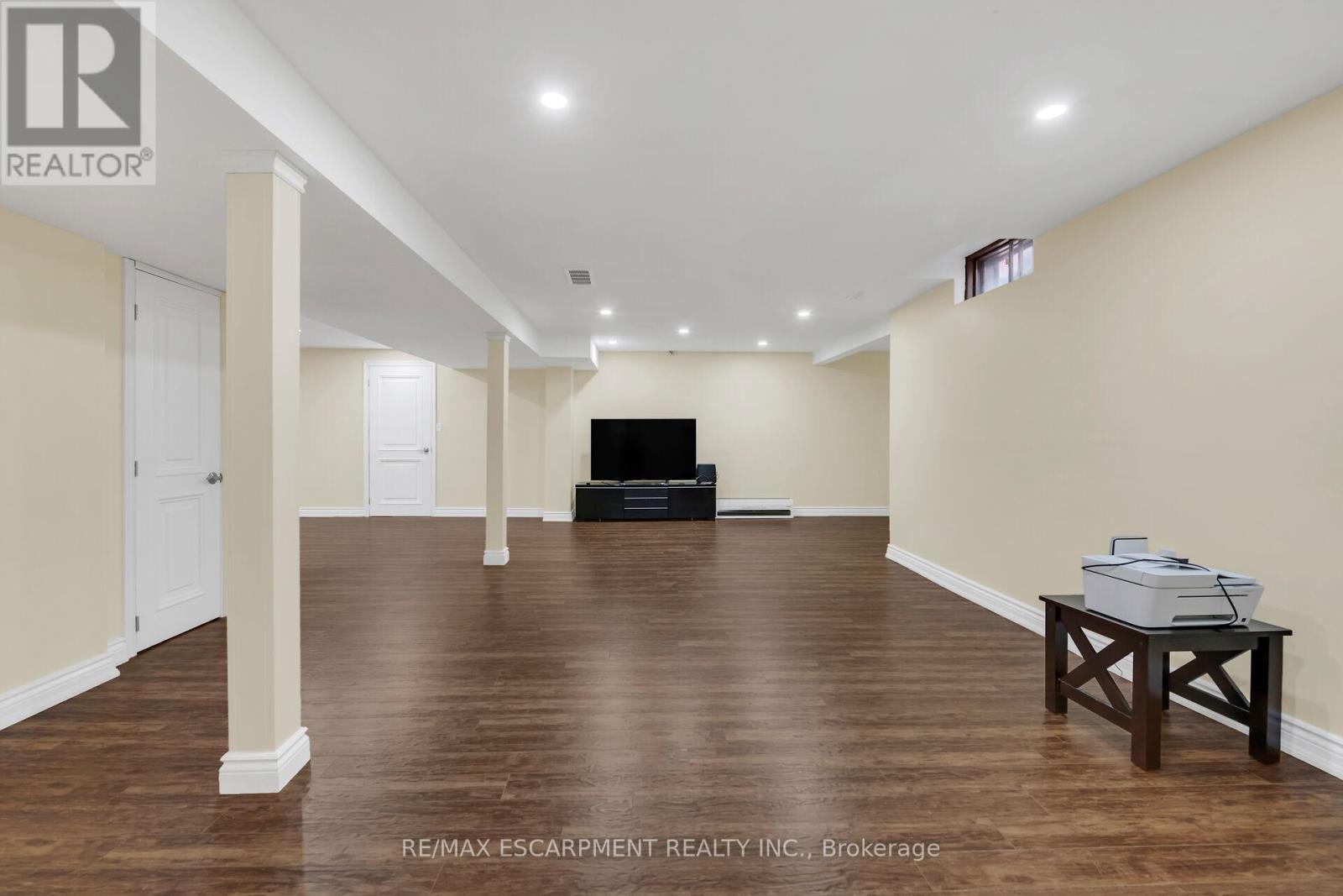 125 Valera Drive E, Hamilton (Stoney Creek), Ontario  L8E 4S9 - Photo 43 - X12390065
