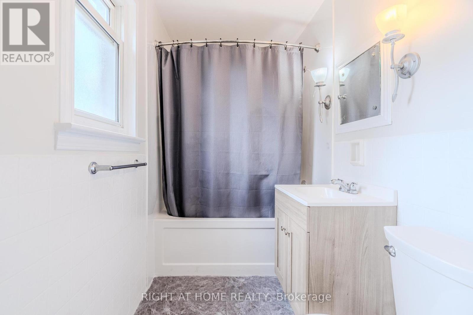 94 Beech Avenue, Cambridge, Ontario  N3C 1X5 - Photo 10 - X12390073