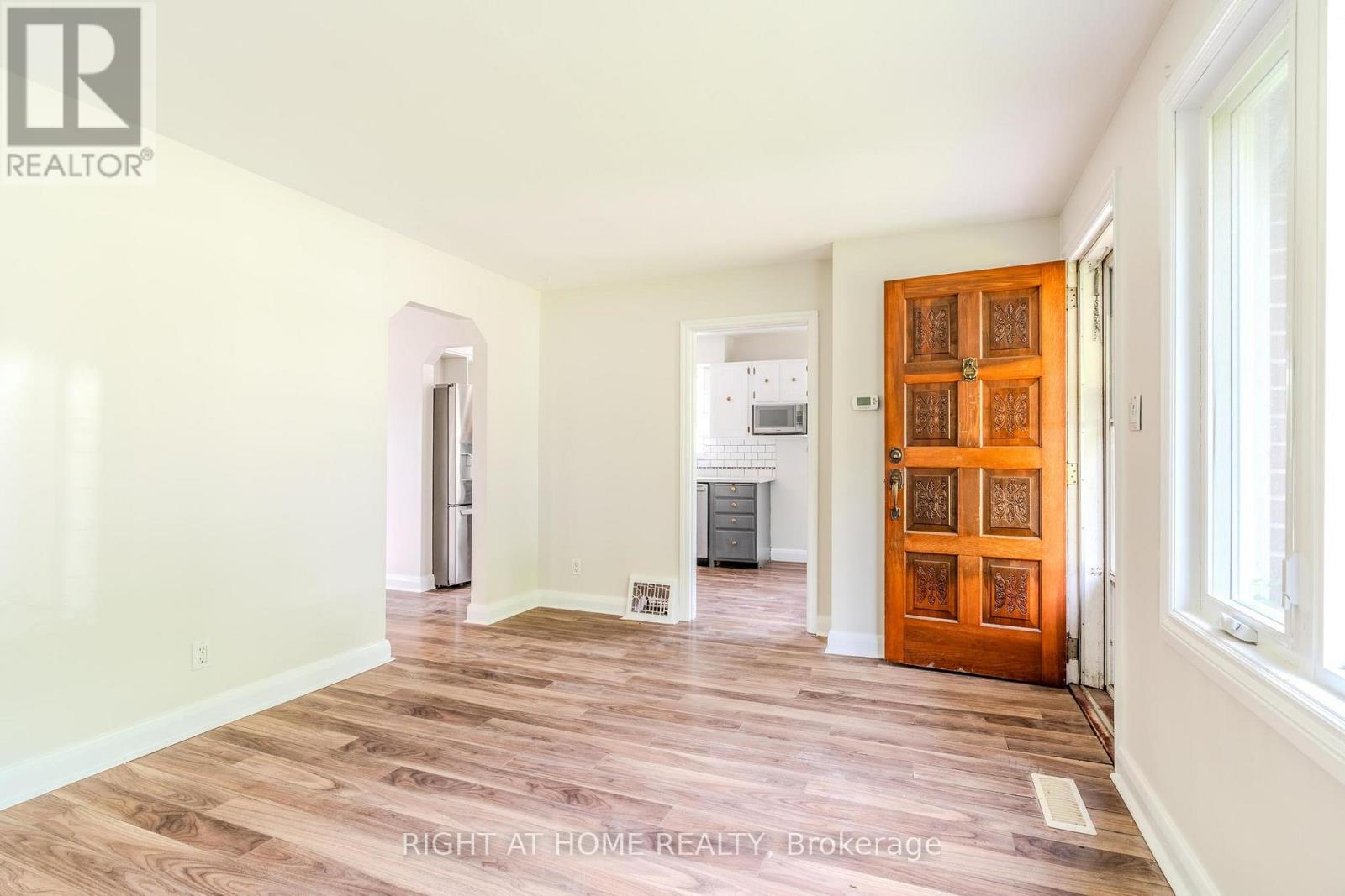 94 Beech Avenue, Cambridge, Ontario  N3C 1X5 - Photo 5 - X12390073