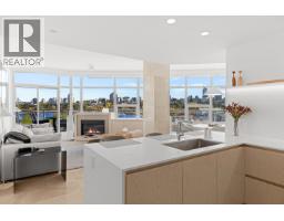 701 628 KINGHORNE MEWS, Vancouver, British Columbia