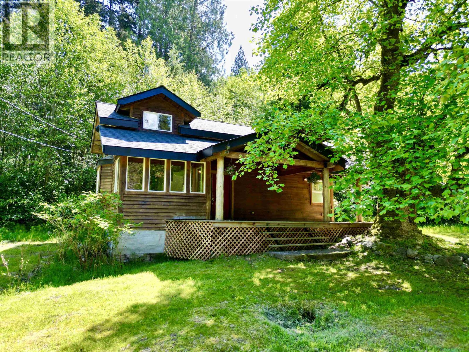 722 WEST BAY ROAD, Gambier Island, British Columbia