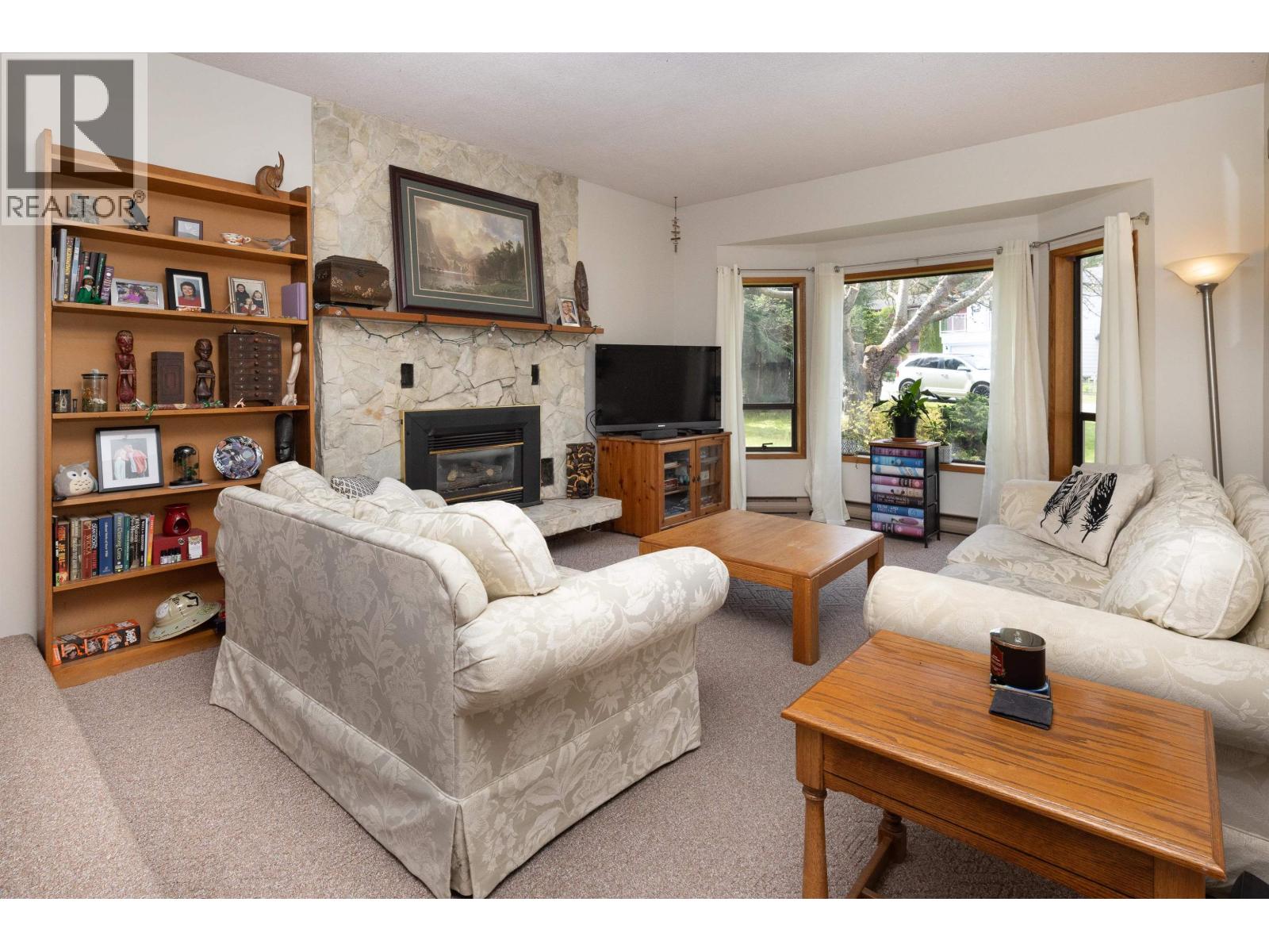 729 Maplewood Lane, Gibsons, British Columbia  V0N 1V8 - Photo 9 - R3027621