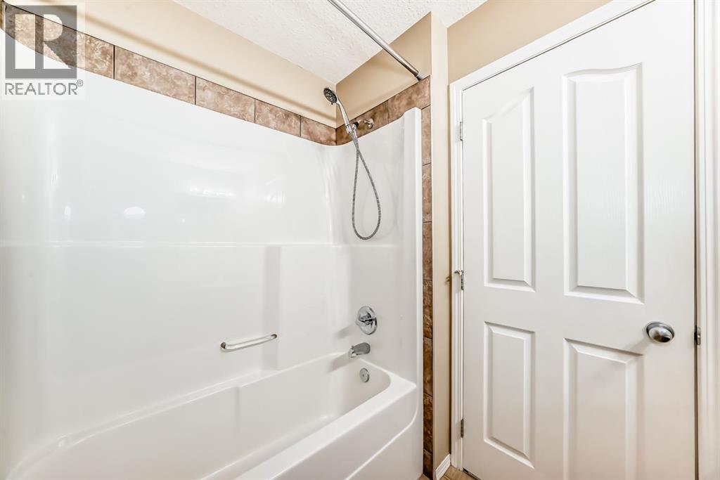 2128 Luxstone Boulevard Sw, Airdrie, Alberta  T4B 0C6 - Photo 37 - A2255240