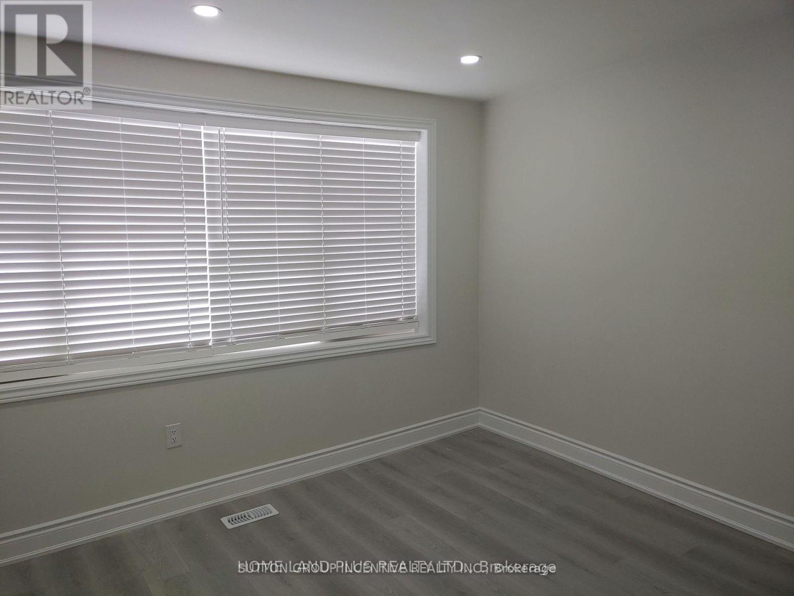 40, 42 Penetang Street, Barrie (Codrington), Ontario  L4M 1V6 - Photo 11 - S12390107