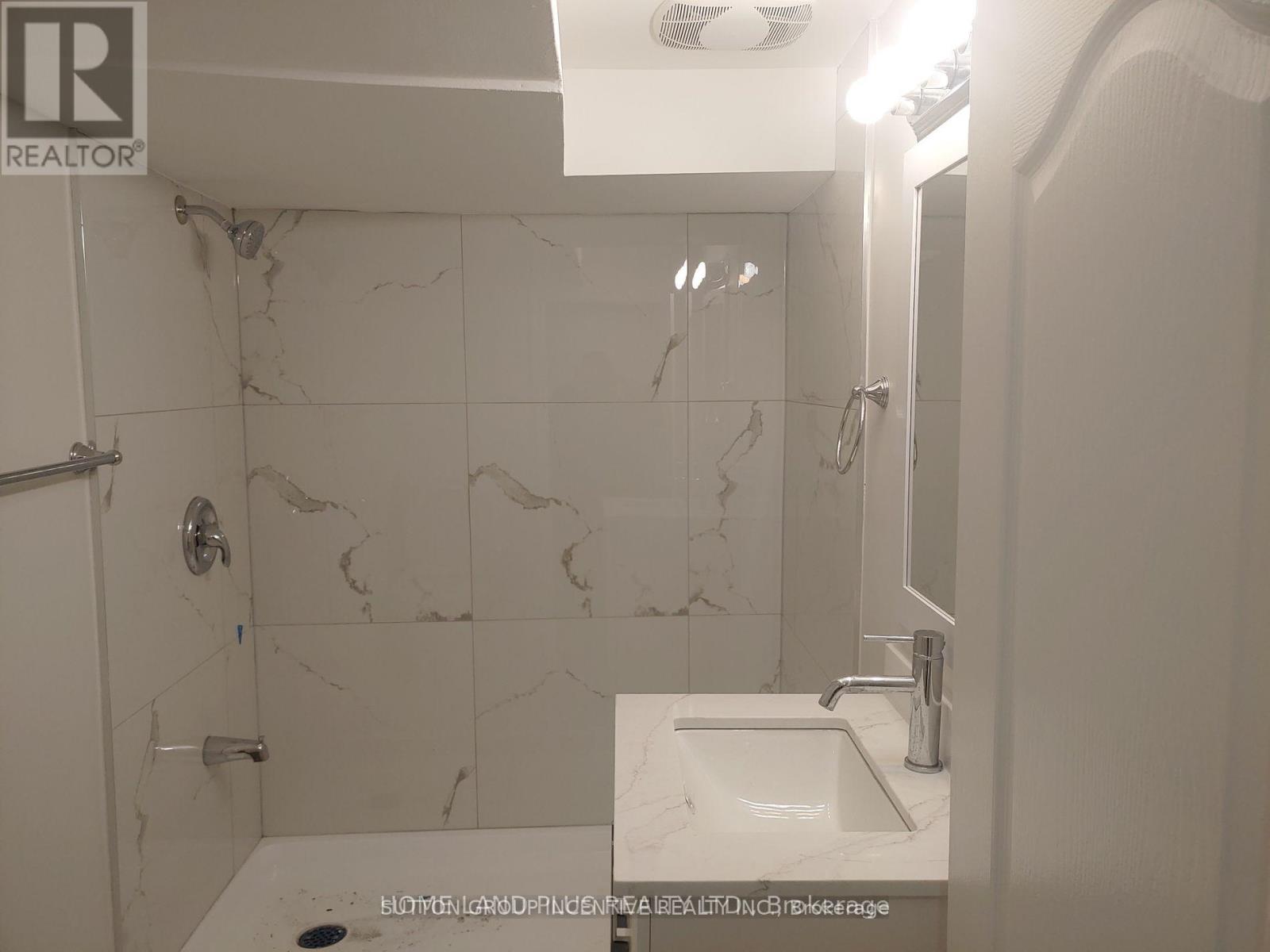 40, 42 Penetang Street, Barrie (Codrington), Ontario  L4M 1V6 - Photo 14 - S12390107