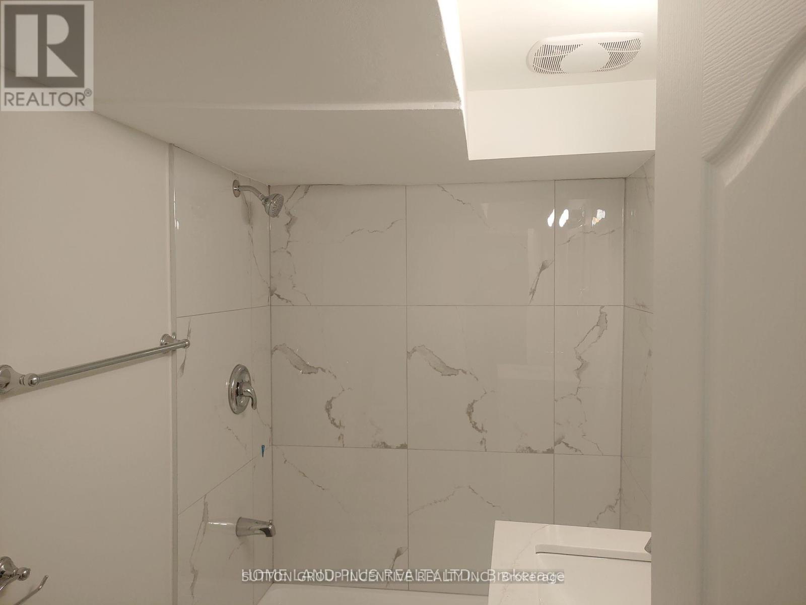 40, 42 Penetang Street, Barrie (Codrington), Ontario  L4M 1V6 - Photo 15 - S12390107