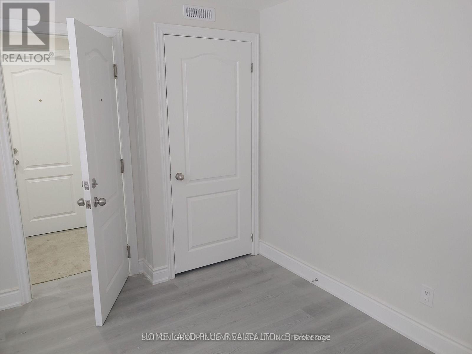 40, 42 Penetang Street, Barrie (Codrington), Ontario  L4M 1V6 - Photo 17 - S12390107