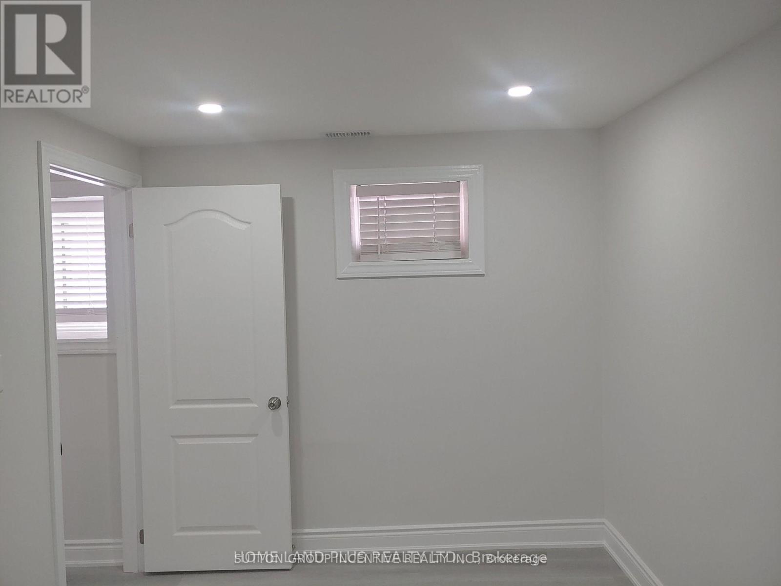 40, 42 Penetang Street, Barrie (Codrington), Ontario  L4M 1V6 - Photo 18 - S12390107