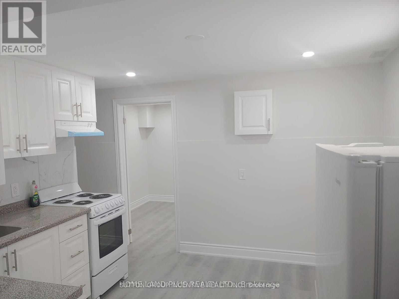 40, 42 Penetang Street, Barrie (Codrington), Ontario  L4M 1V6 - Photo 4 - S12390107