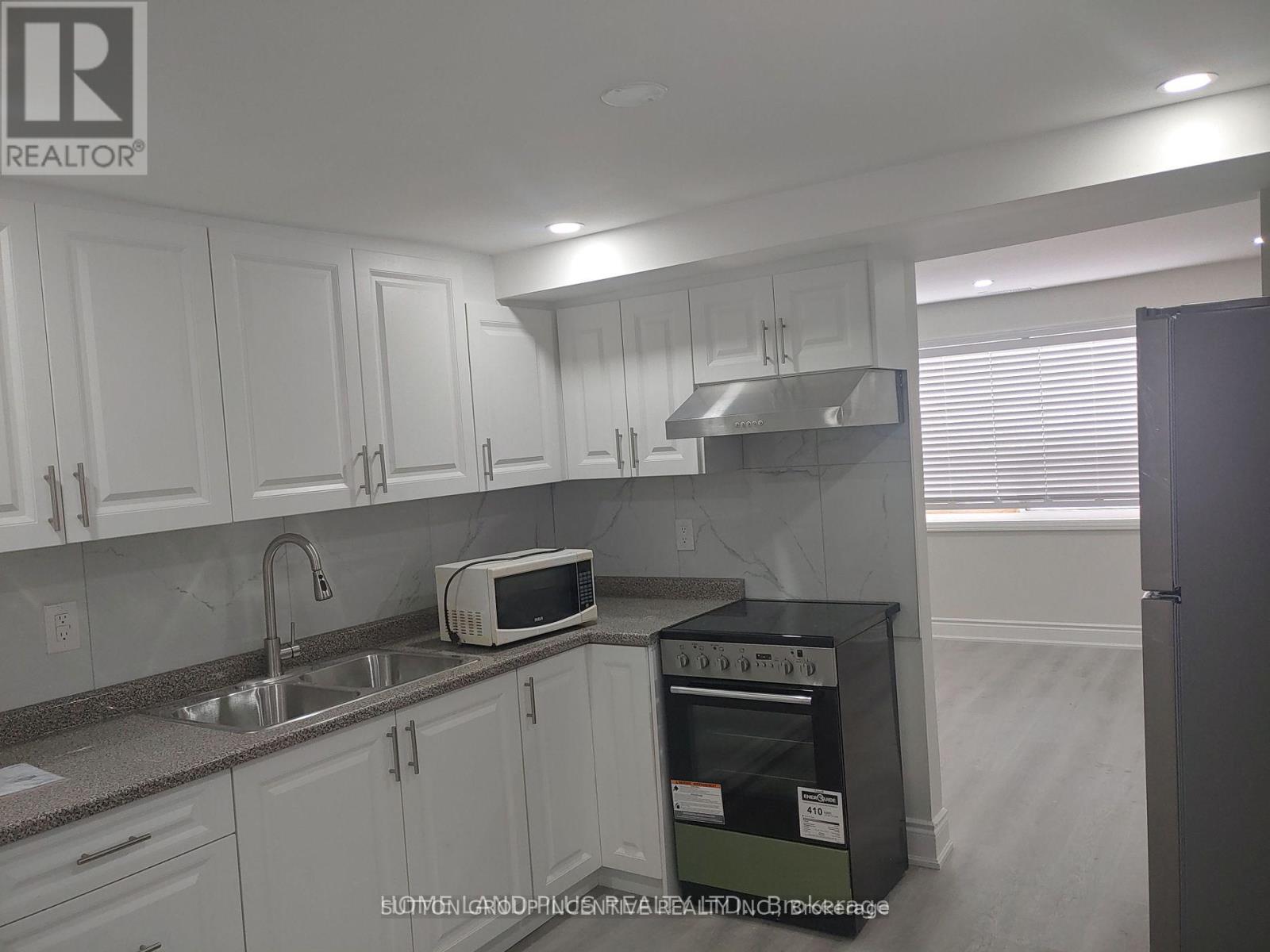 40, 42 Penetang Street, Barrie (Codrington), Ontario  L4M 1V6 - Photo 7 - S12390107