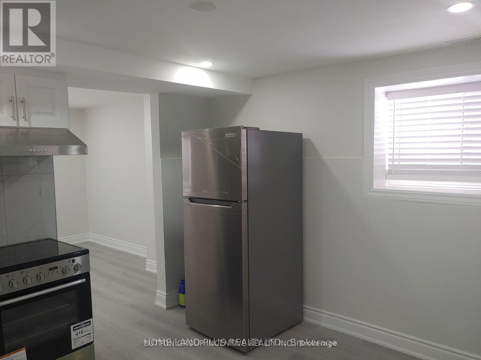 40, 42 Penetang Street, Barrie (Codrington), Ontario  L4M 1V6 - Photo 8 - S12390107