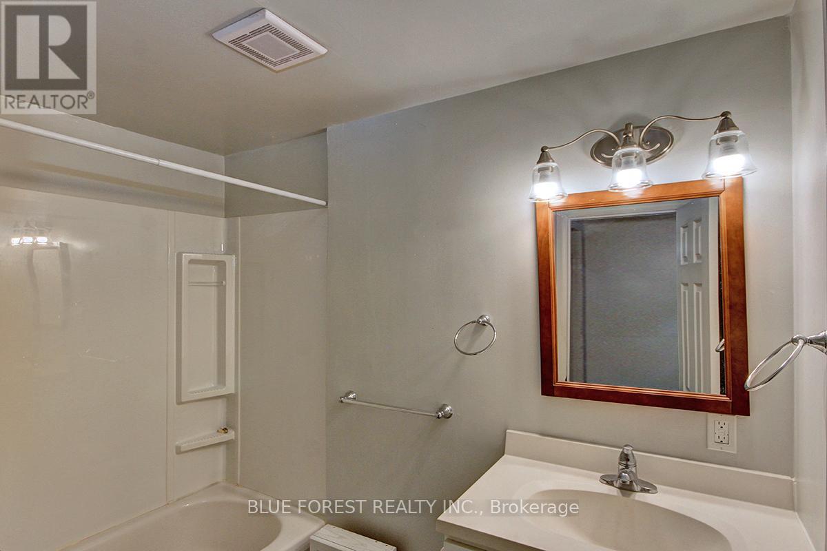 180 Ross Street, St. Thomas, Ontario  N5R 3Y3 - Photo 13 - X12365150