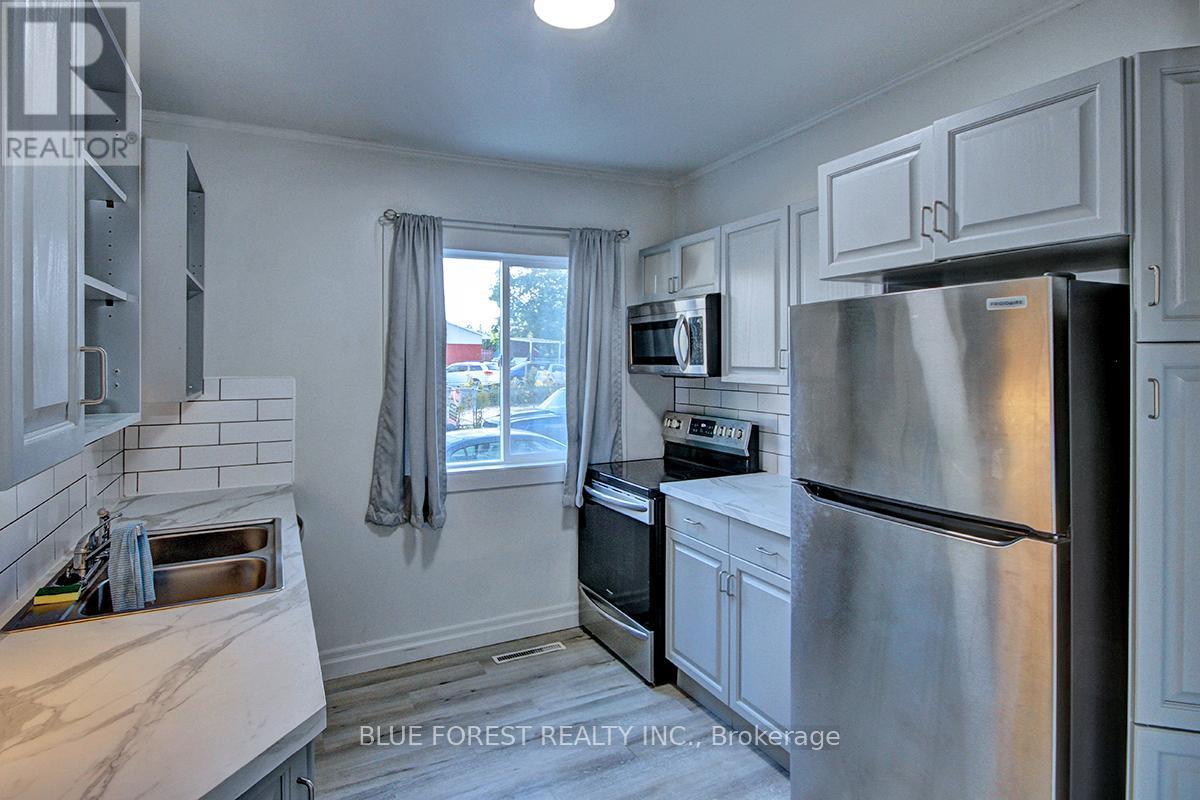 180 Ross Street, St. Thomas, Ontario  N5R 3Y3 - Photo 17 - X12365150