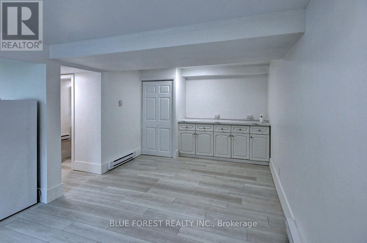 180 Ross Street, St. Thomas, Ontario  N5R 3Y3 - Photo 4 - X12365150