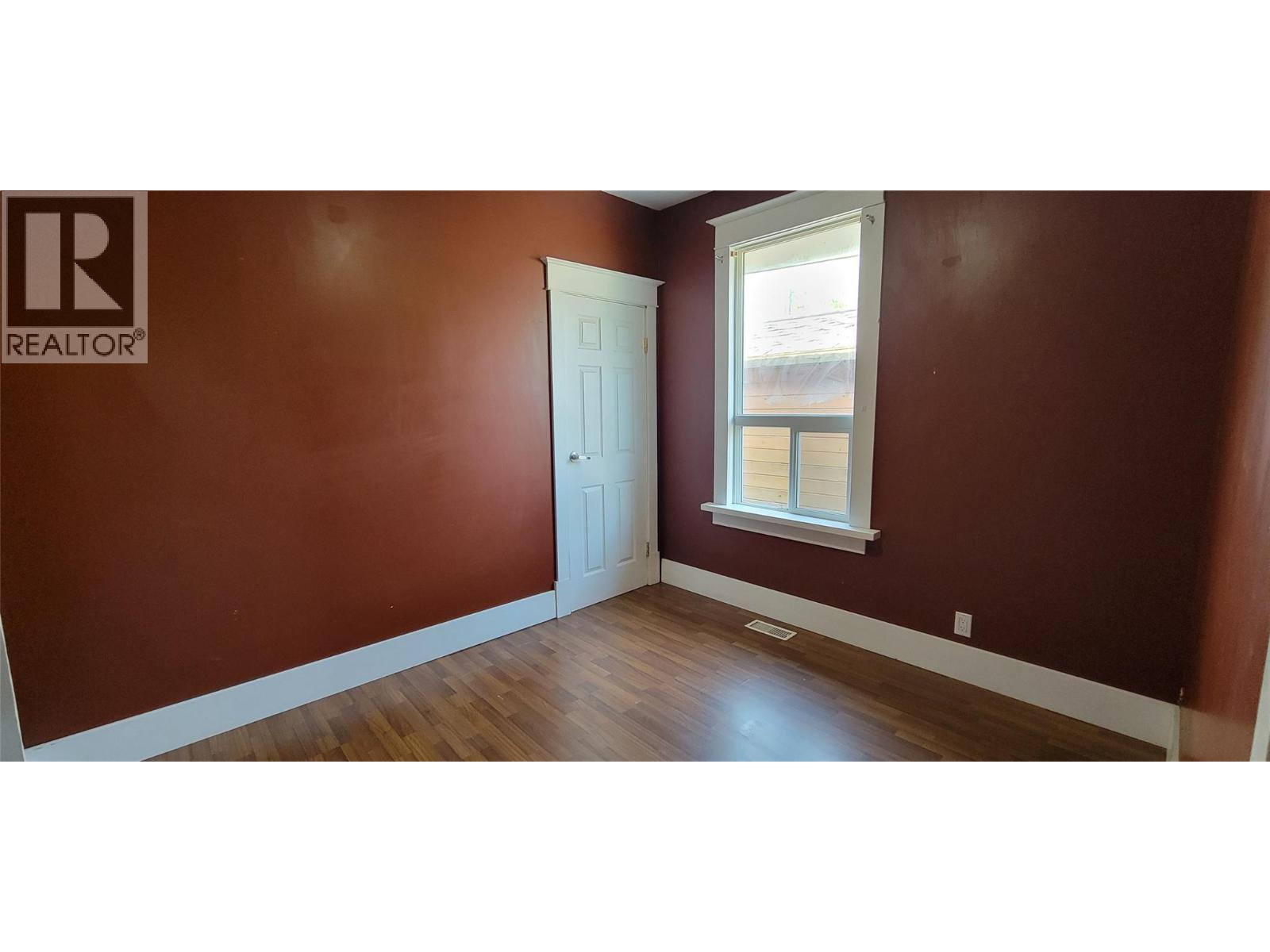 1553 Diamond Street, Trail, British Columbia  V1R 4H5 - Photo 4 - 10359696