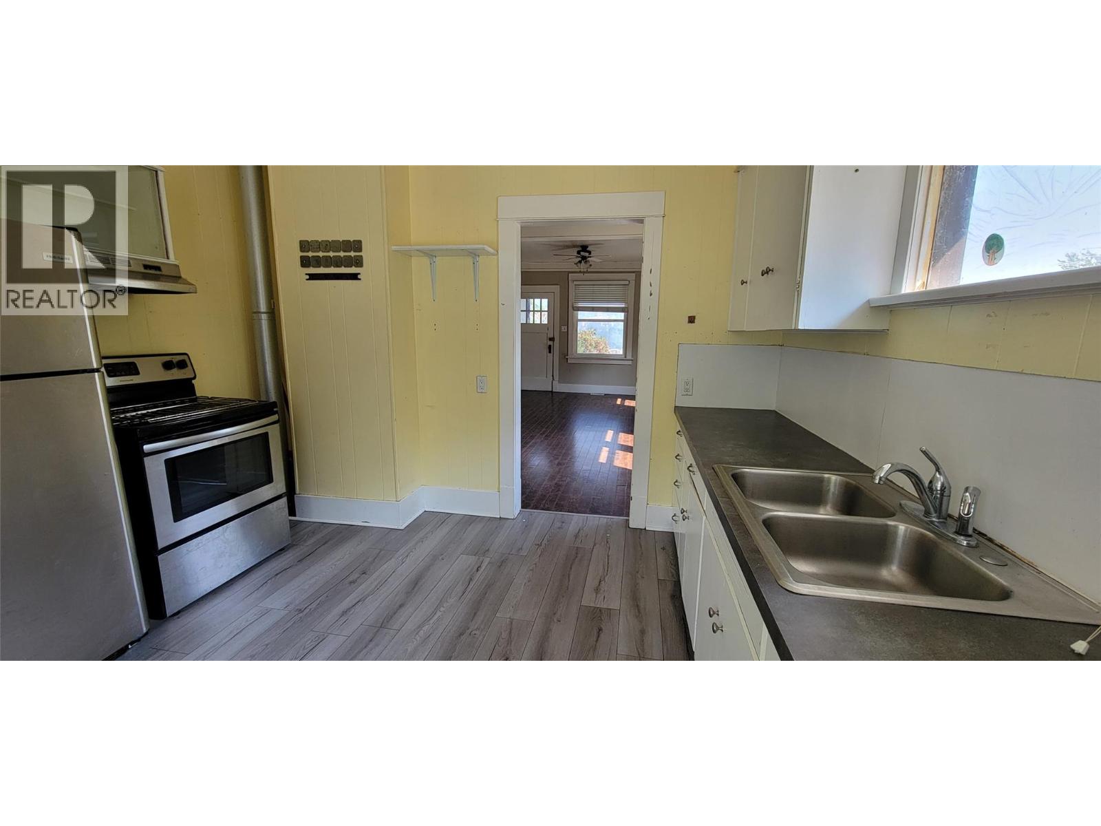 1553 Diamond Street, Trail, British Columbia  V1R 4H5 - Photo 15 - 10359696