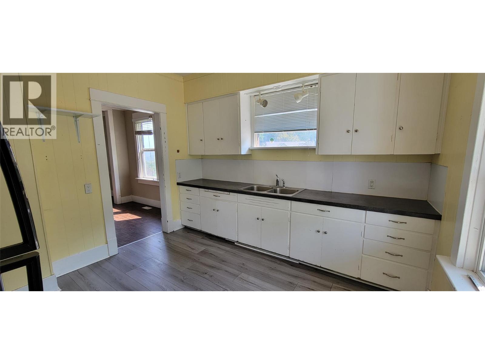 1553 Diamond Street, Trail, British Columbia  V1R 4H5 - Photo 13 - 10359696