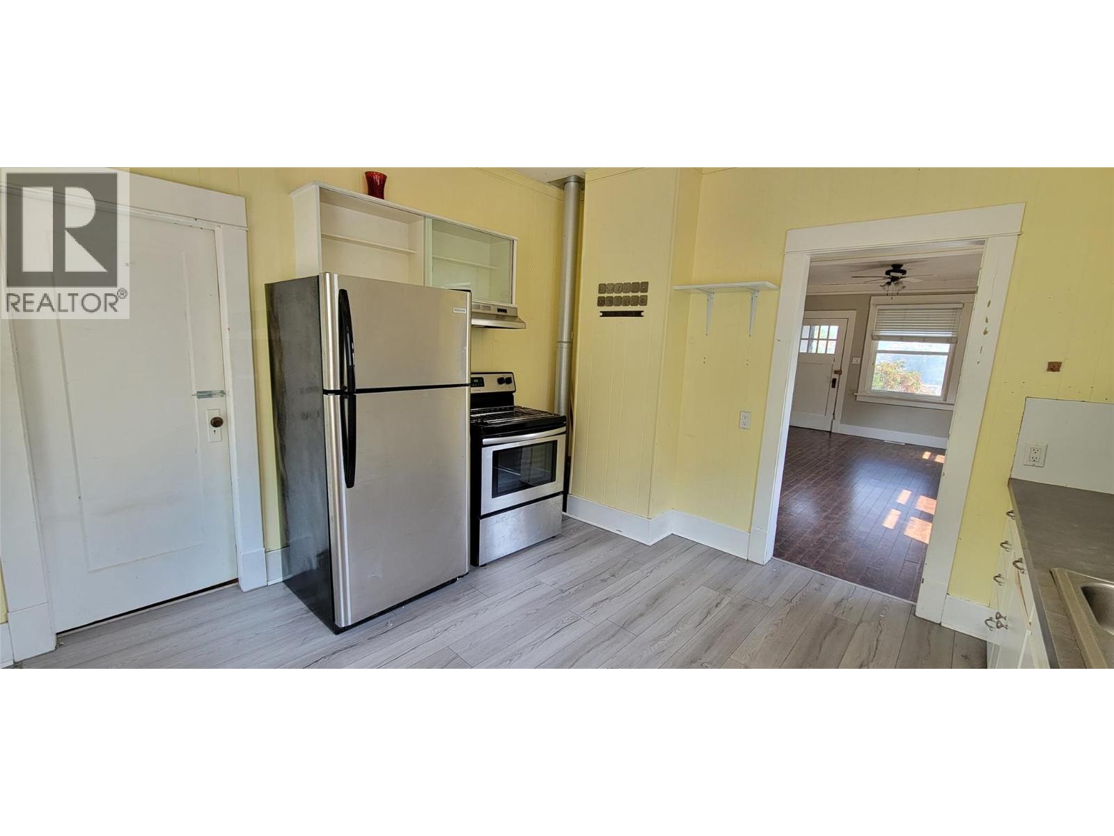 1553 Diamond Street, Trail, British Columbia  V1R 4H5 - Photo 14 - 10359696