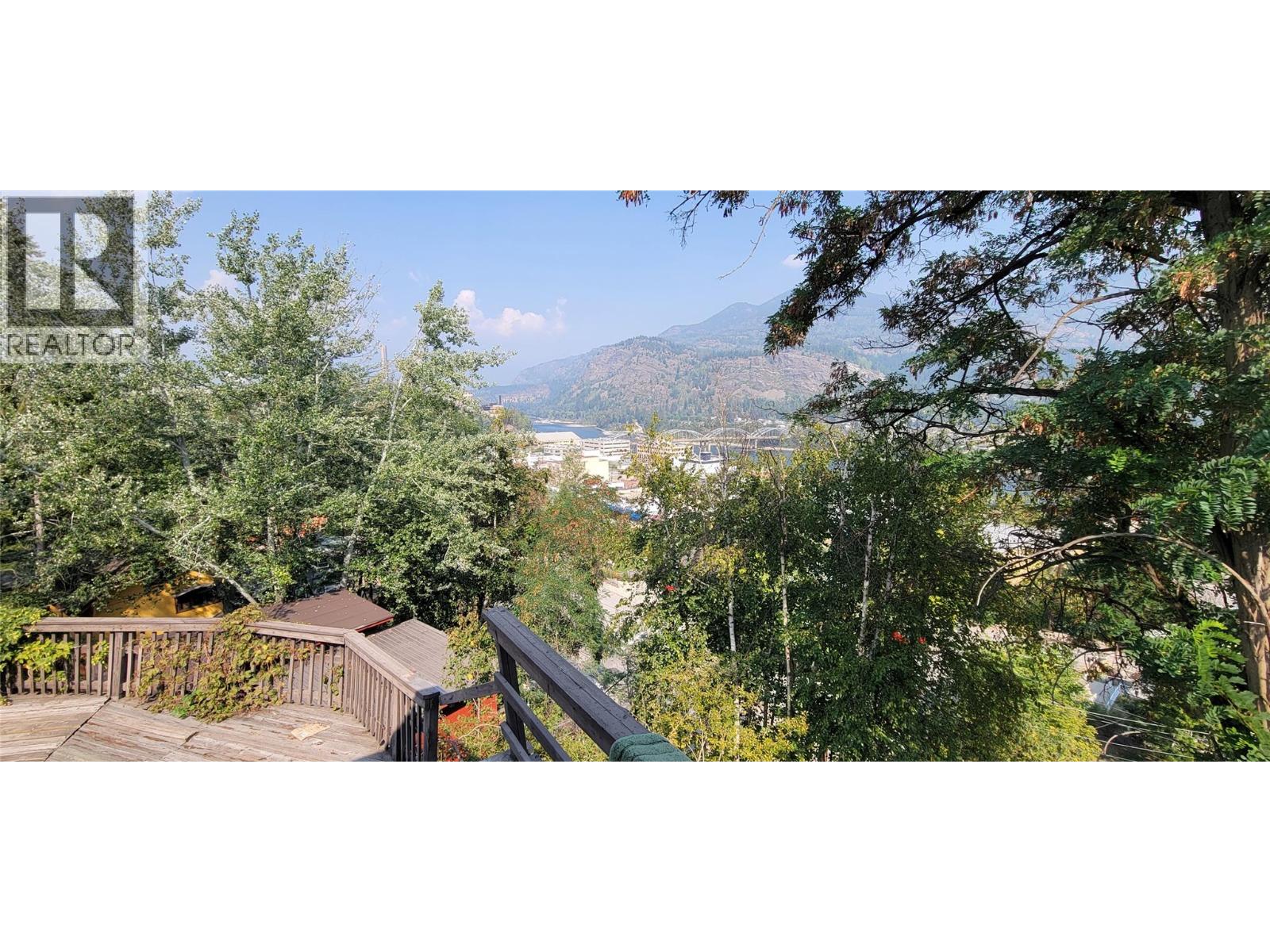 1553 Diamond Street, Trail, British Columbia  V1R 4H5 - Photo 29 - 10359696