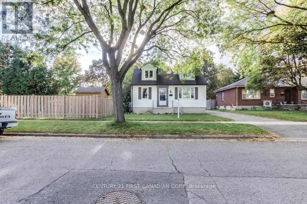 347 Thiel Street, London East, Ontario  N5W 4P7 - Photo 5 - X12390140