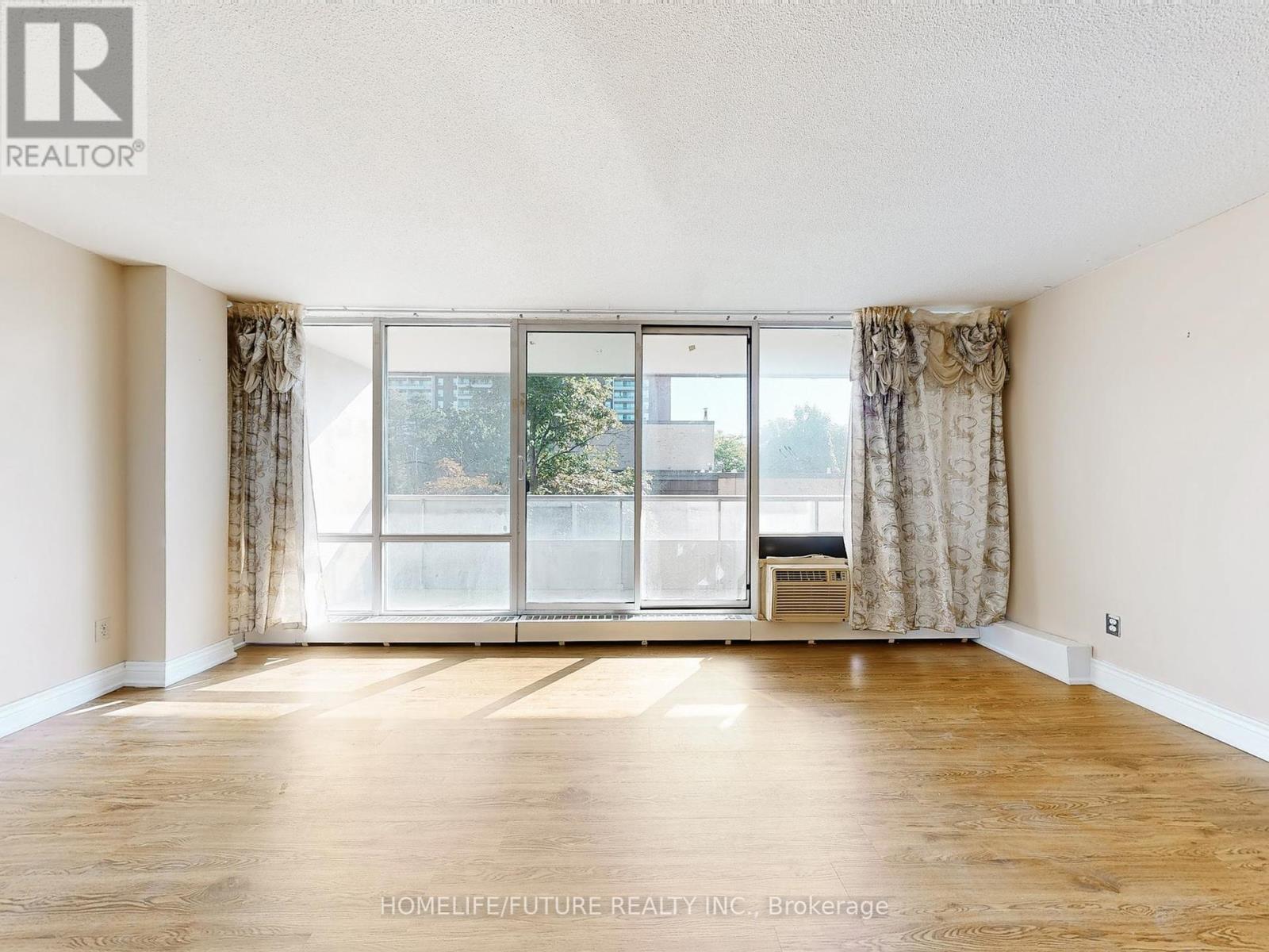 310 - 31 Four Winds Drive, Toronto, Ontario  M3J 1K9 - Photo 11 - W12389425