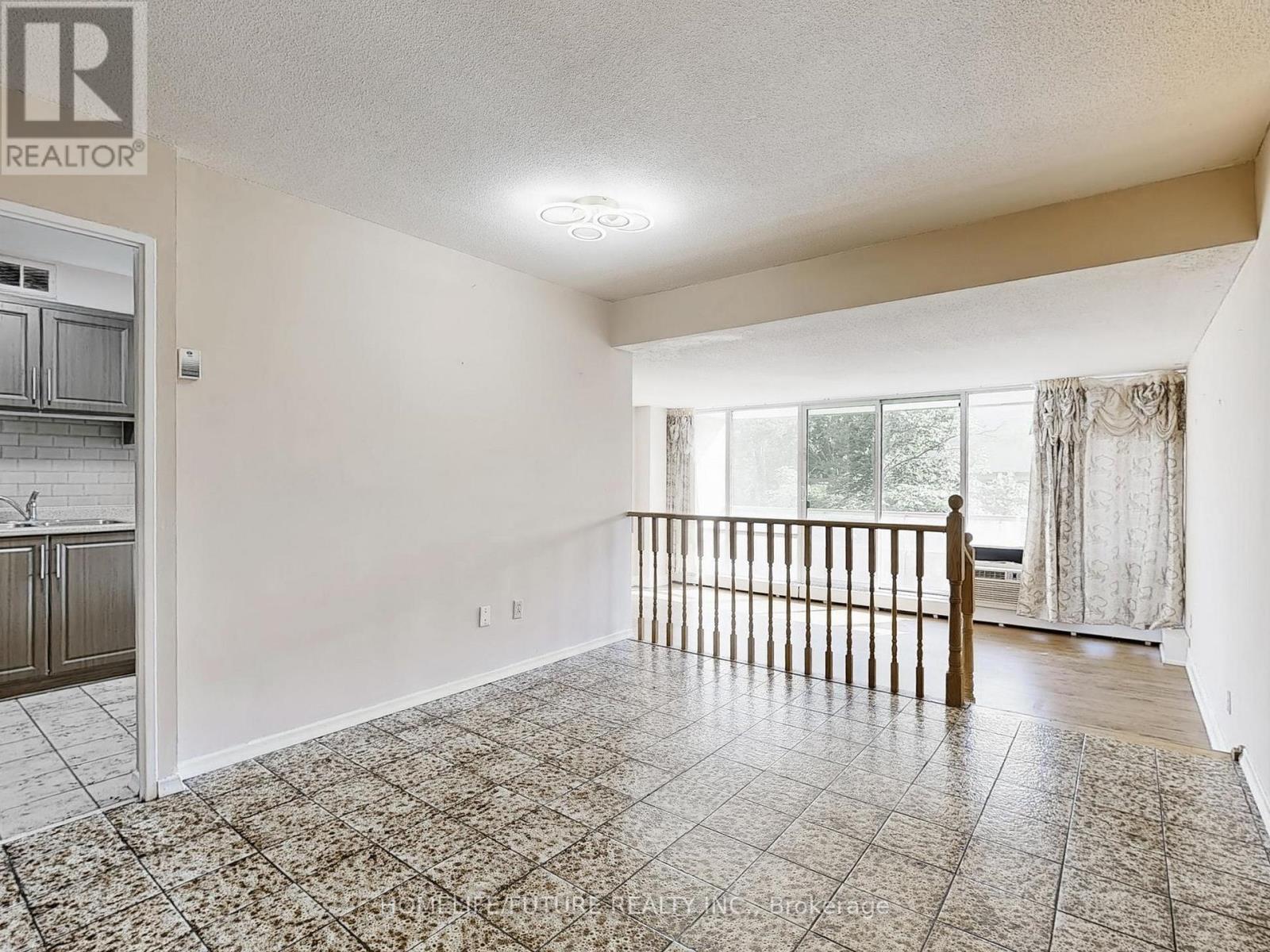 310 - 31 Four Winds Drive, Toronto, Ontario  M3J 1K9 - Photo 15 - W12389425