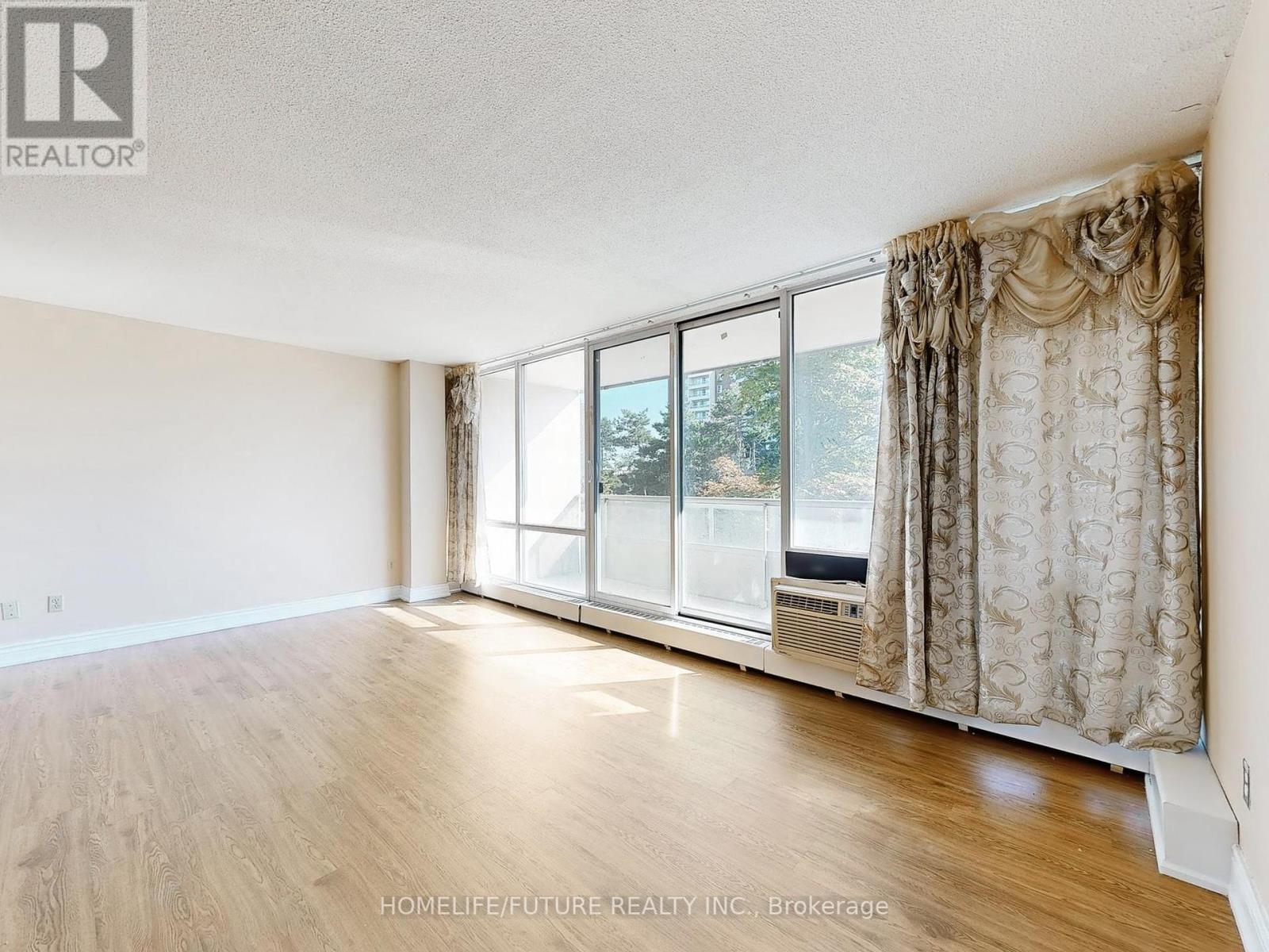 310 - 31 Four Winds Drive, Toronto, Ontario  M3J 1K9 - Photo 10 - W12389425