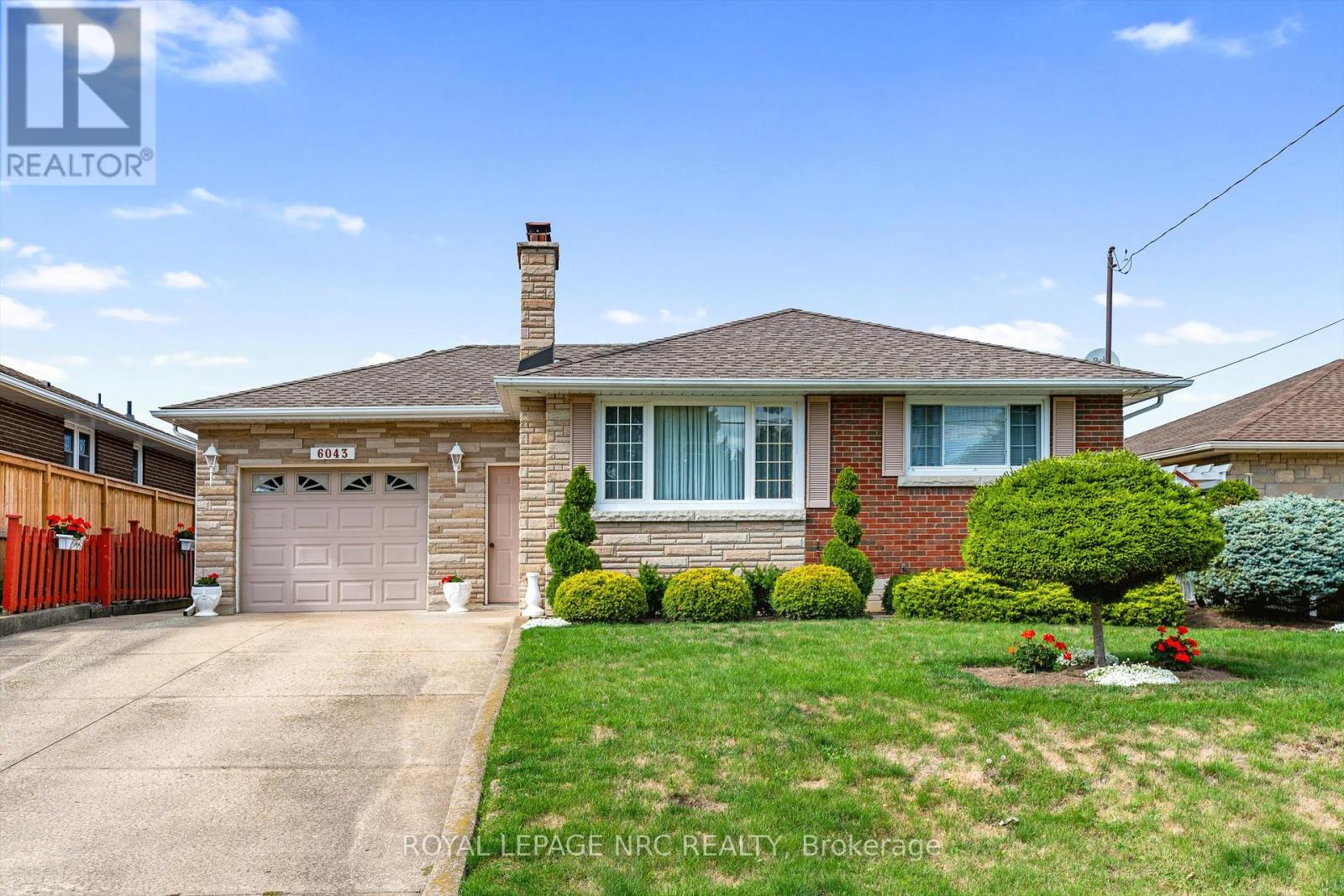 6043 Mayfair Drive, Niagara Falls, Ontario  L2J 1V7 - Photo 1 - X12390154