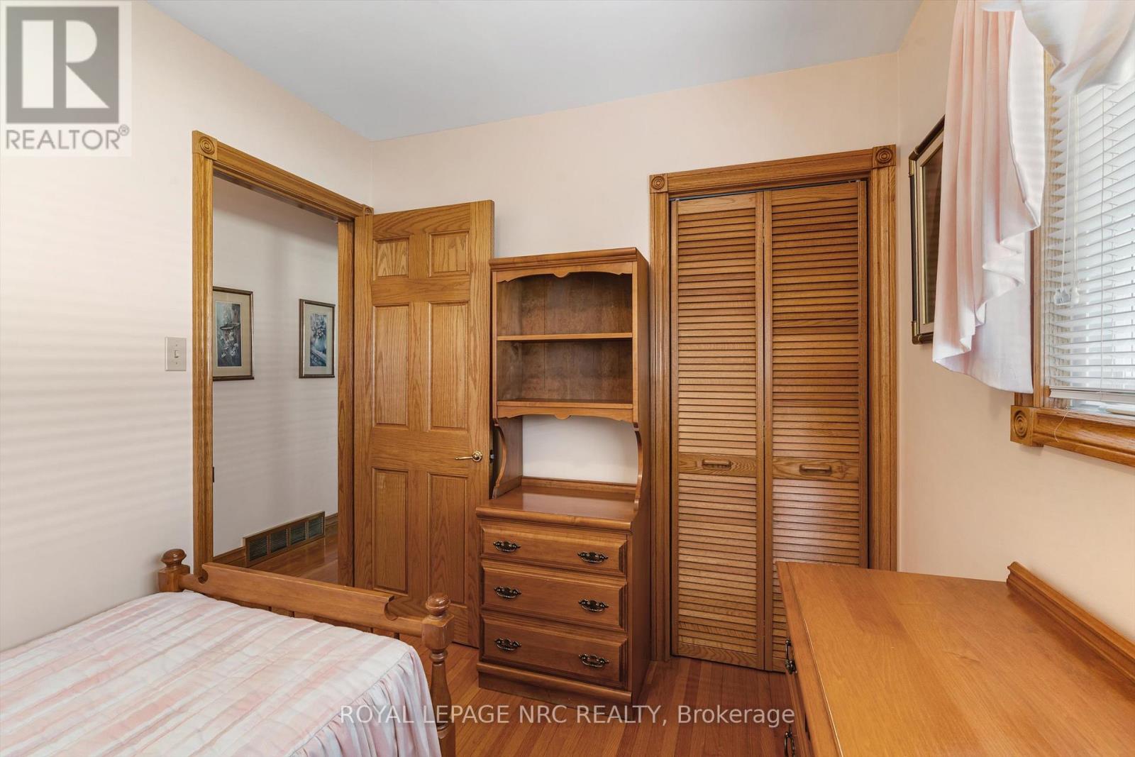 6043 Mayfair Drive, Niagara Falls, Ontario  L2J 1V7 - Photo 15 - X12390154