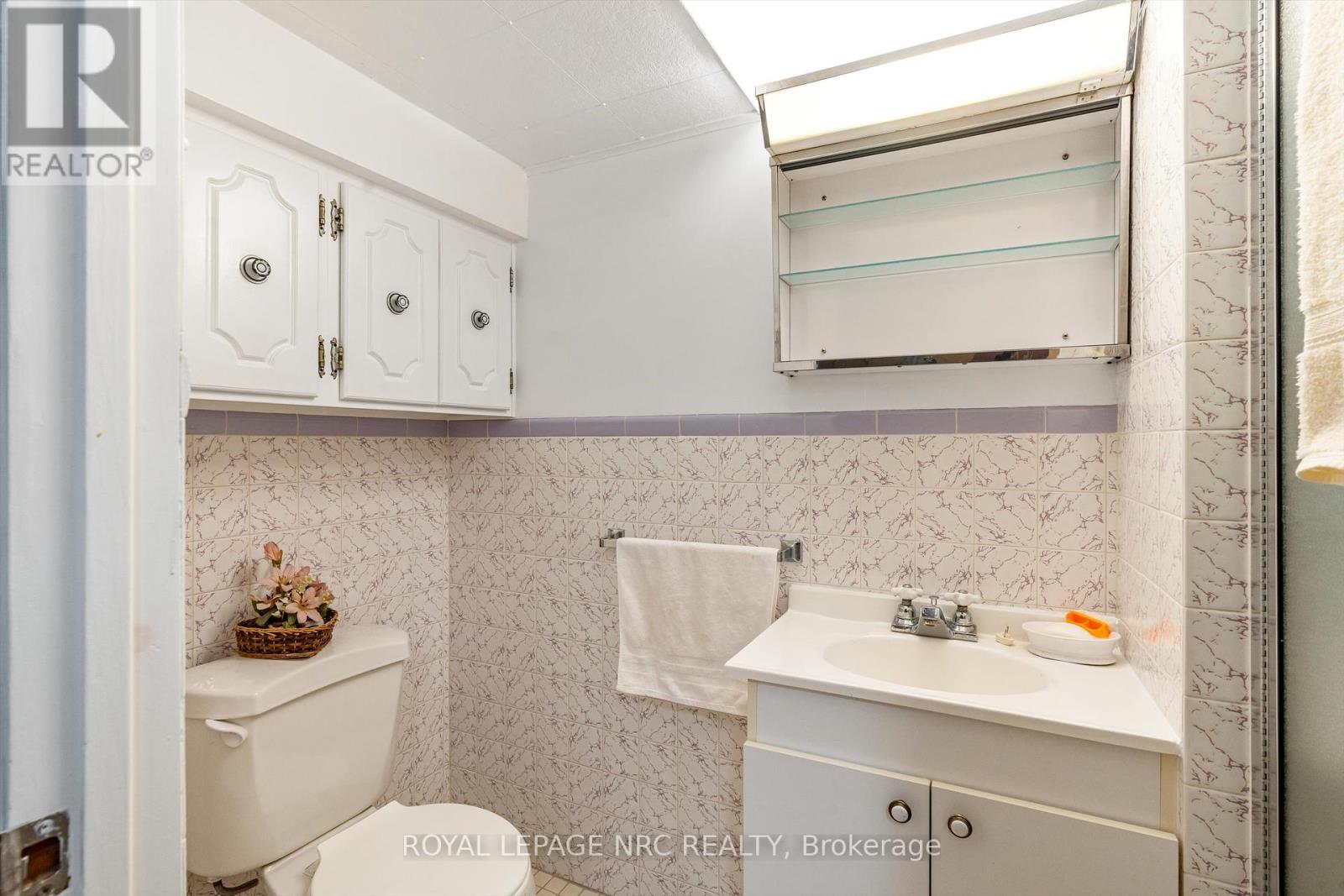 6043 Mayfair Drive, Niagara Falls, Ontario  L2J 1V7 - Photo 29 - X12390154