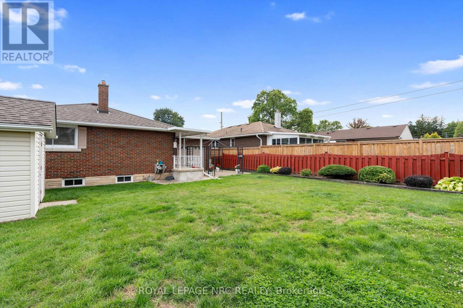 6043 Mayfair Drive, Niagara Falls, Ontario  L2J 1V7 - Photo 34 - X12390154