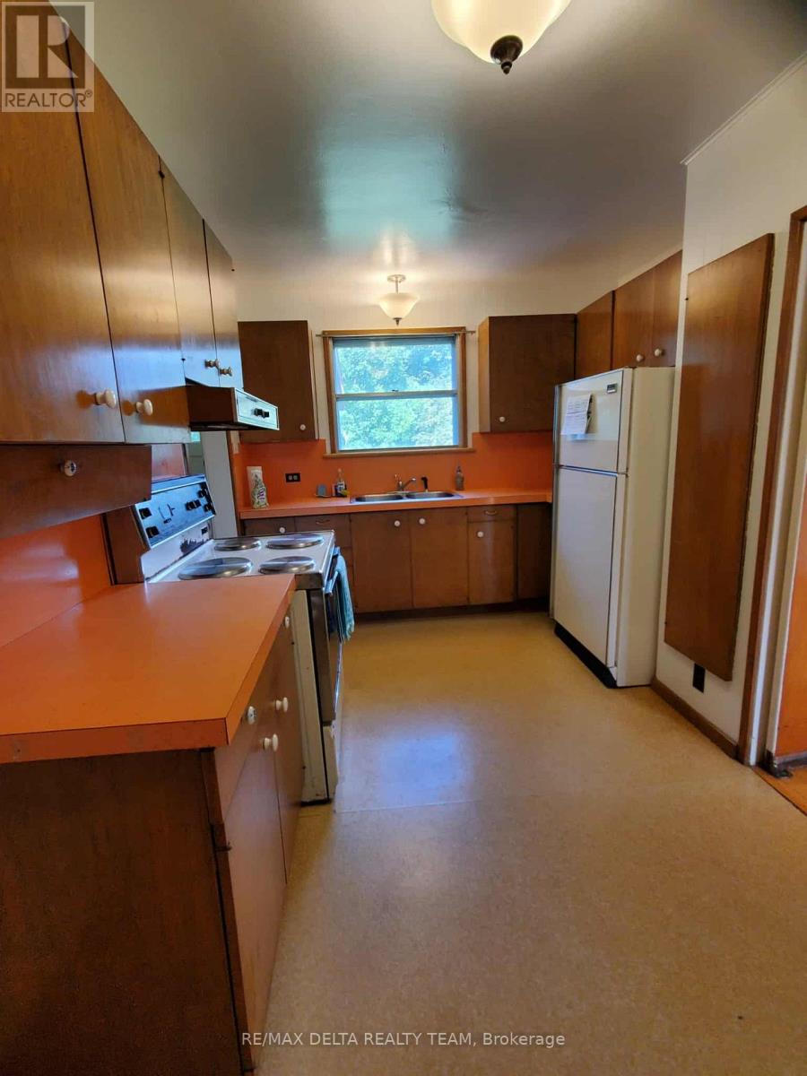 149 Pleasant Park Road, Ottawa, Ontario  K1H 5M4 - Photo 10 - X12383284