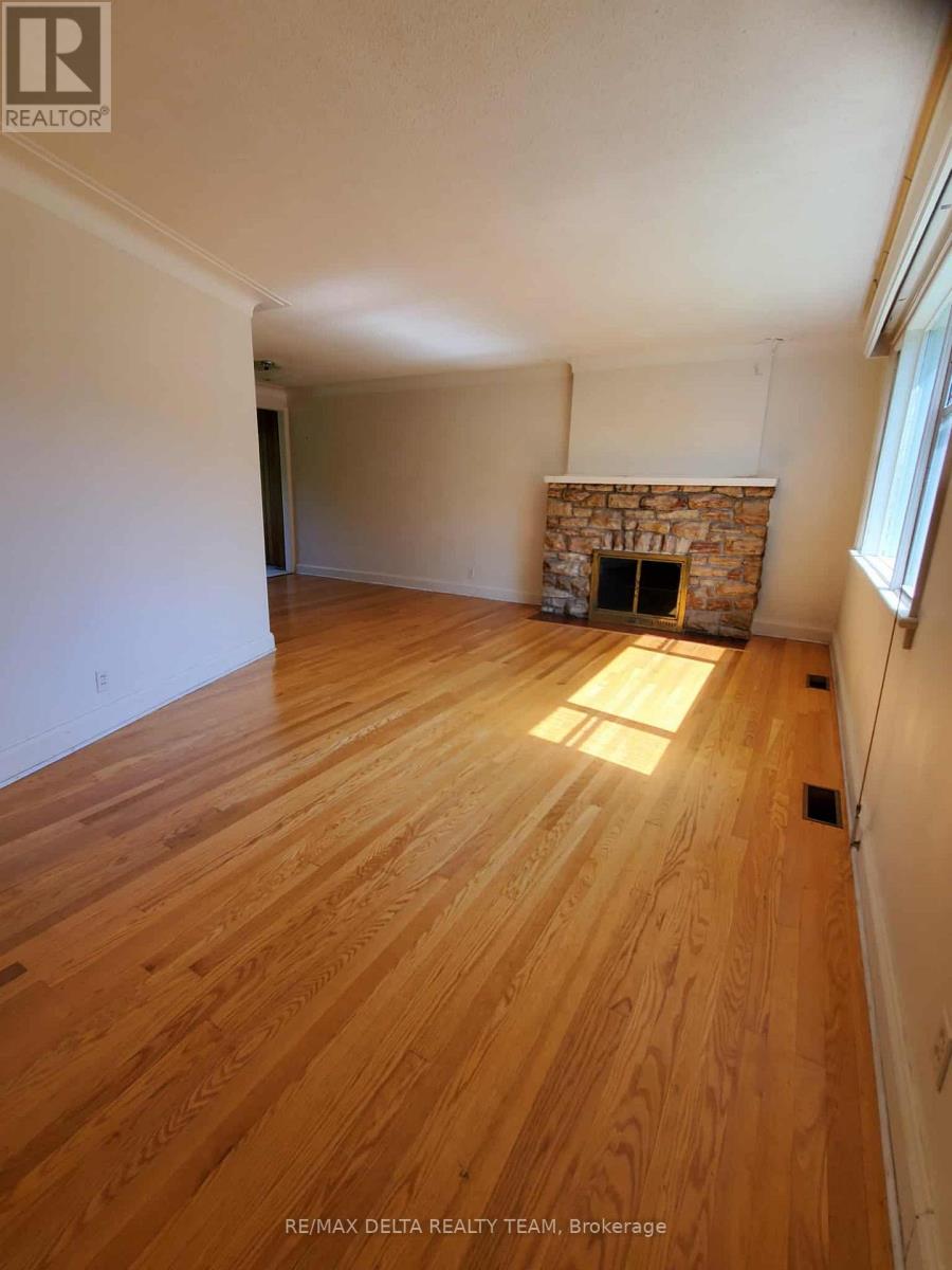 149 Pleasant Park Road, Ottawa, Ontario  K1H 5M4 - Photo 6 - X12383284