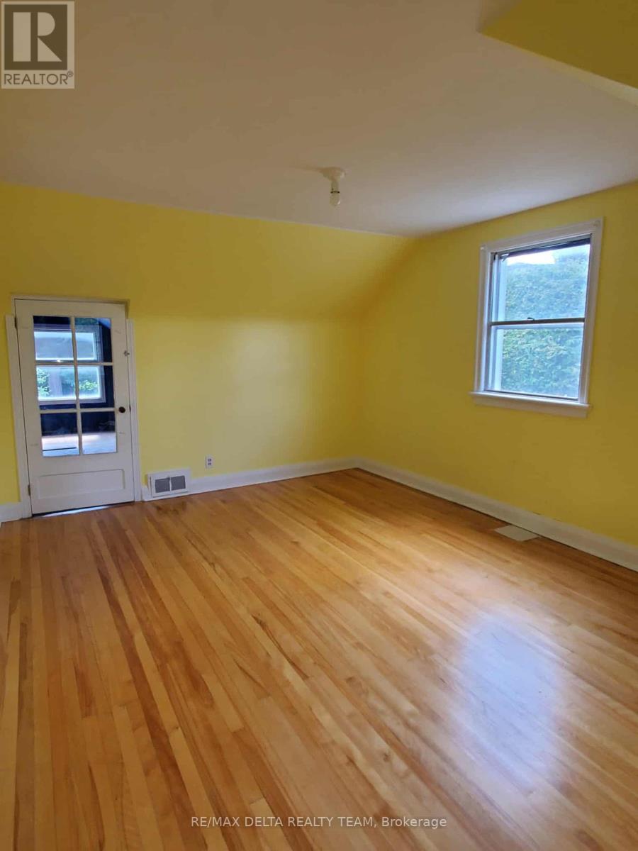 149 Pleasant Park Road, Ottawa, Ontario  K1H 5M4 - Photo 14 - X12383284