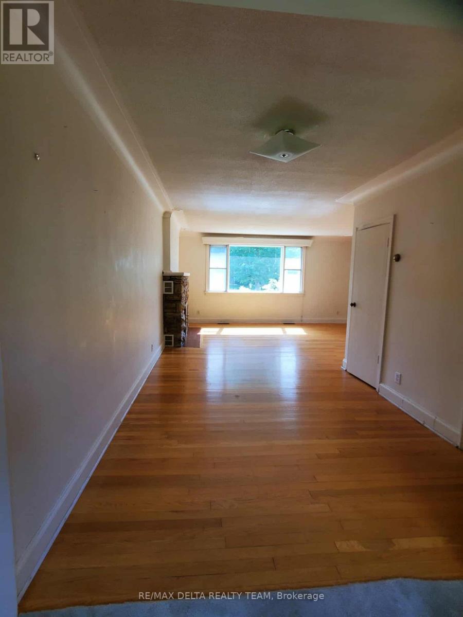 149 Pleasant Park Road, Ottawa, Ontario  K1H 5M4 - Photo 9 - X12383284