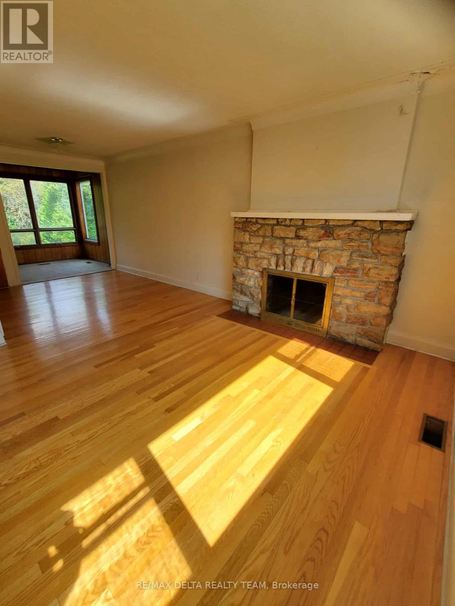 149 Pleasant Park Road, Ottawa, Ontario  K1H 5M4 - Photo 7 - X12383284