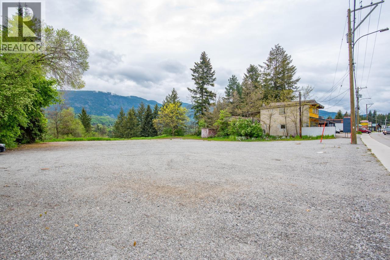 1445 Columbia Avenue, Castlegar, British Columbia  V1N 1H8 - Photo 18 - 10362194