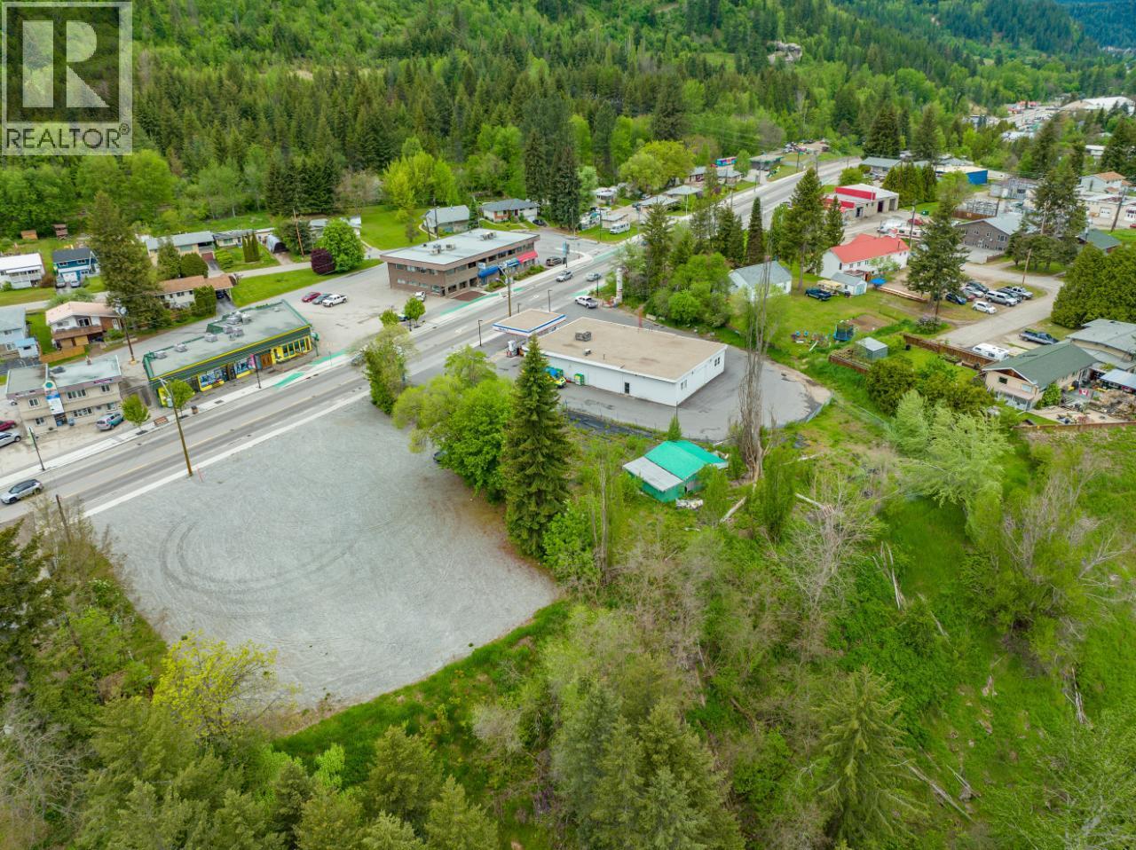1445 Columbia Avenue, Castlegar, British Columbia  V1N 1H8 - Photo 8 - 10362194