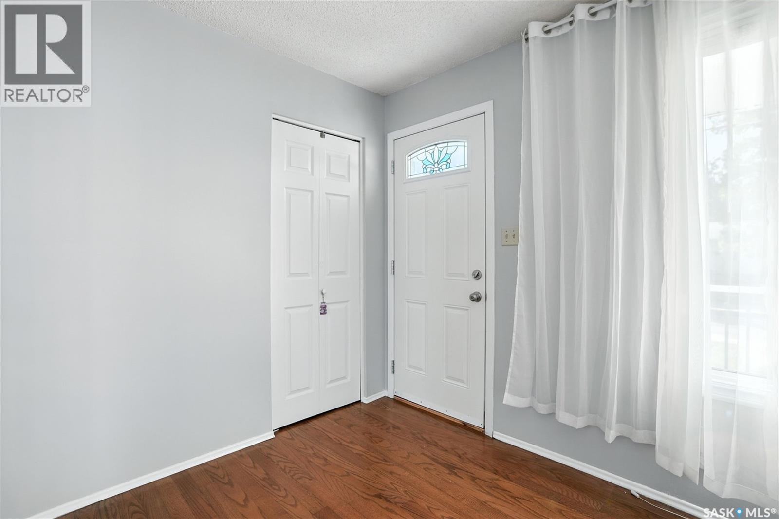 446 Cockburn Crescent, Saskatoon, Saskatchewan  S7L 5S5 - Photo 2 - SK017529