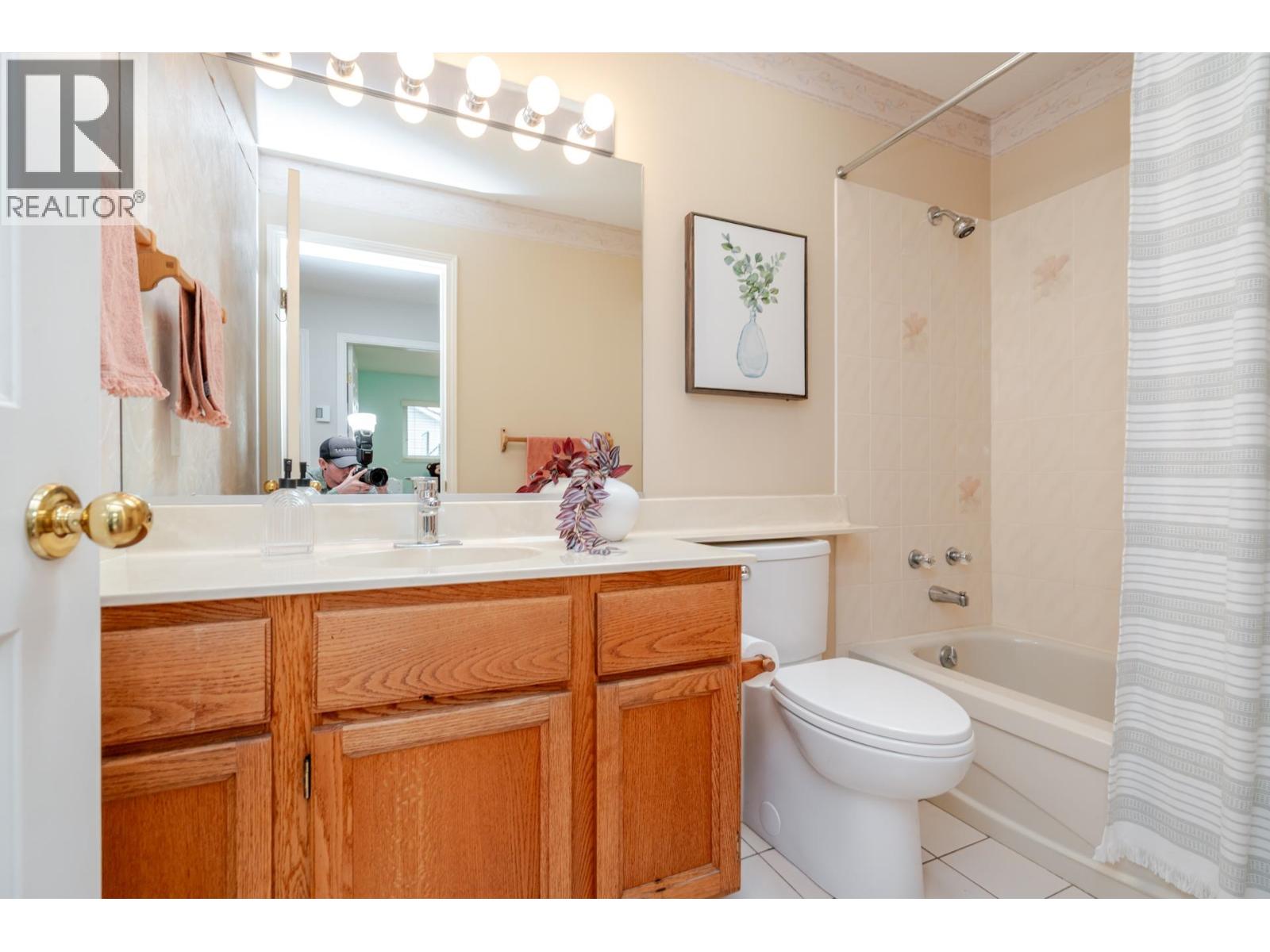 2203 Sorrento Drive, Coquitlam, British Columbia  V3K 6H6 - Photo 33 - R3045225