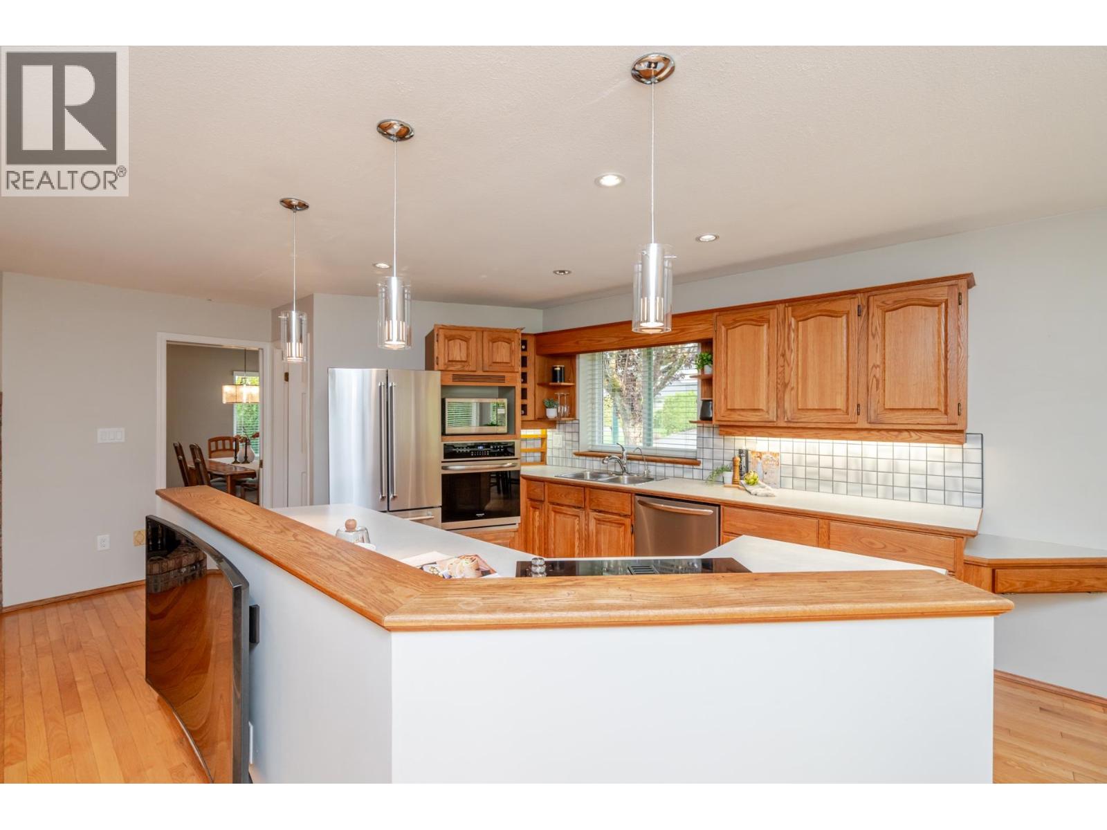2203 Sorrento Drive, Coquitlam, British Columbia  V3K 6H6 - Photo 24 - R3045225