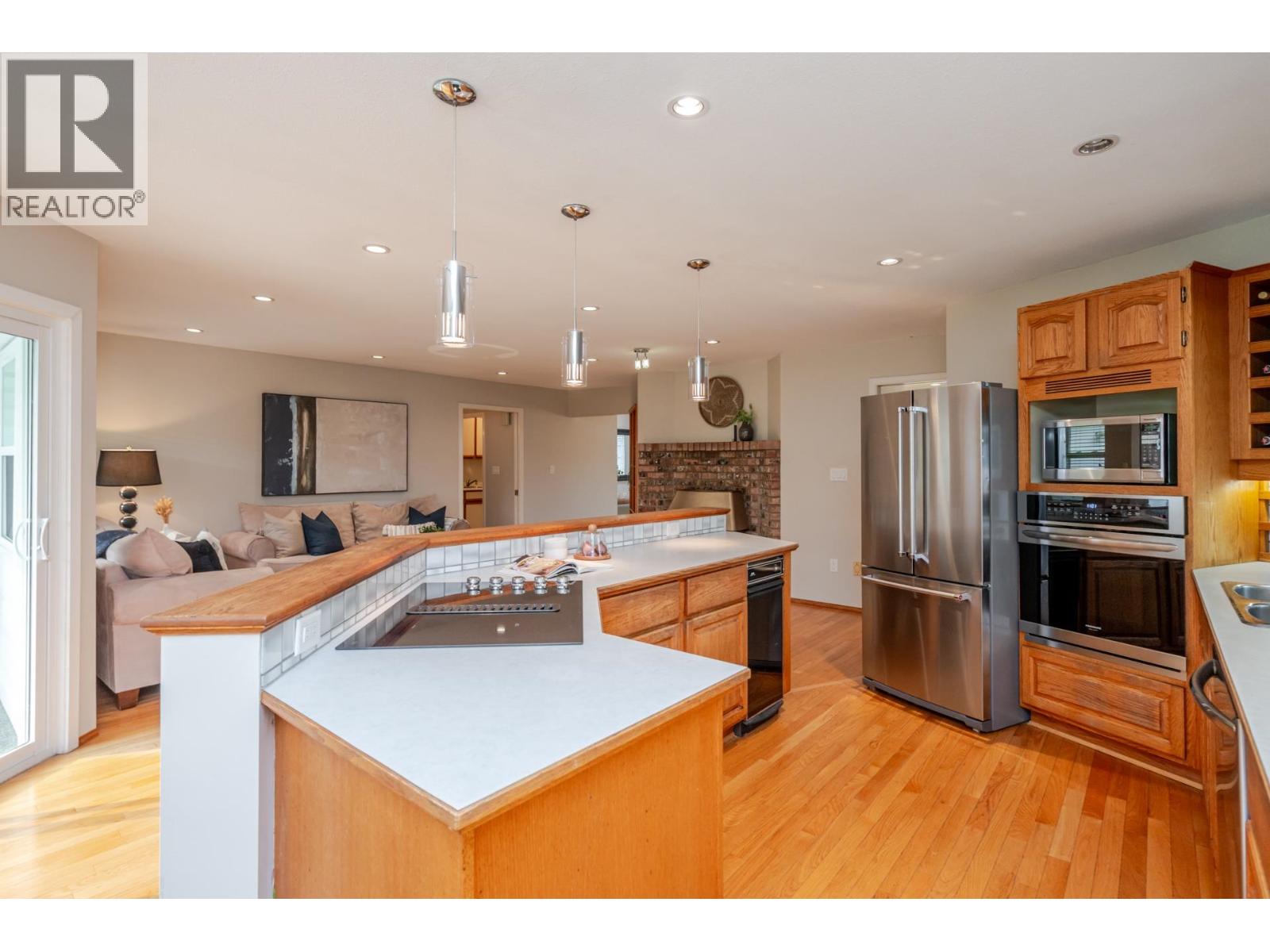 2203 Sorrento Drive, Coquitlam, British Columbia  V3K 6H6 - Photo 21 - R3045225
