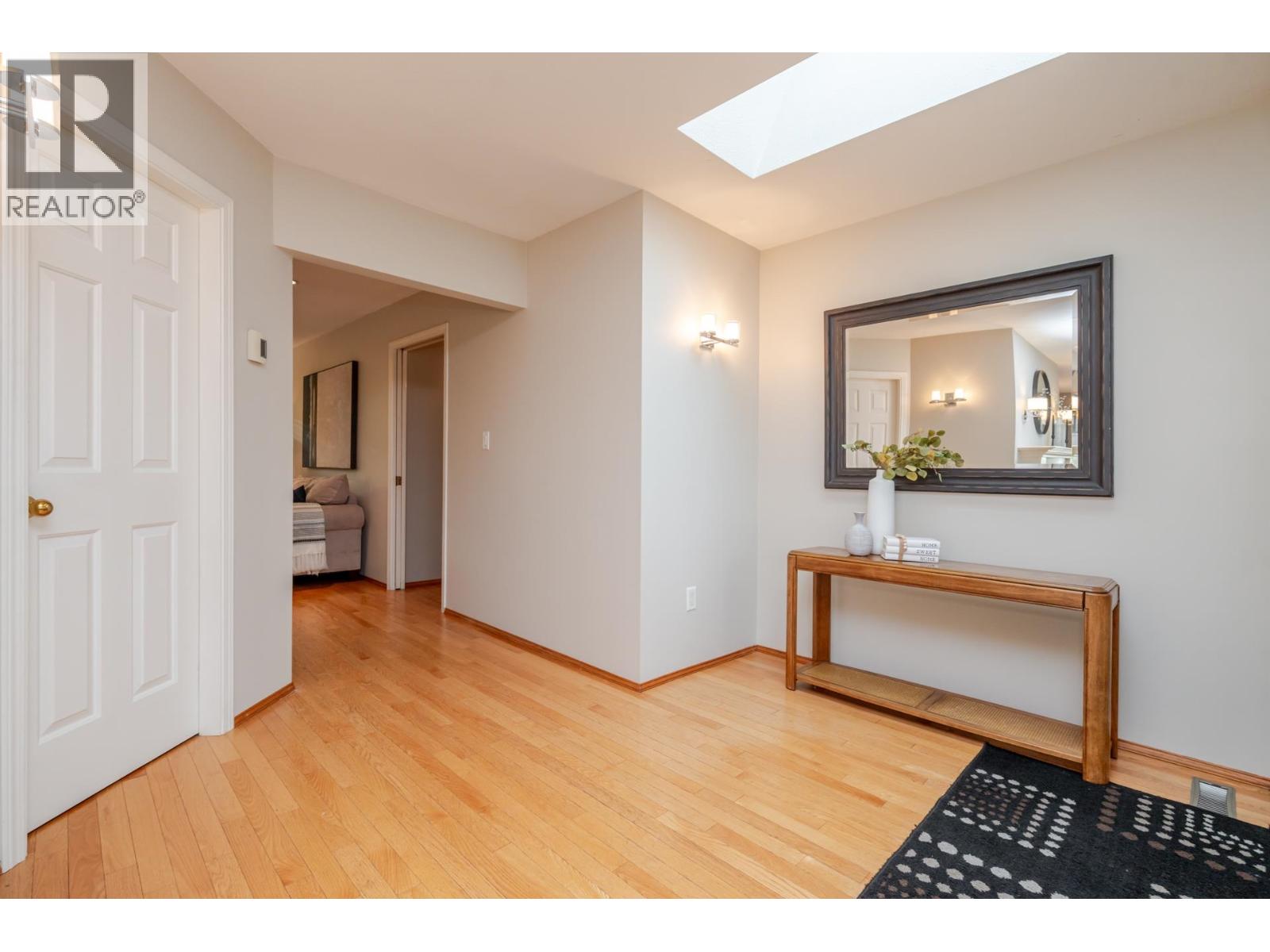 2203 Sorrento Drive, Coquitlam, British Columbia  V3K 6H6 - Photo 6 - R3045225