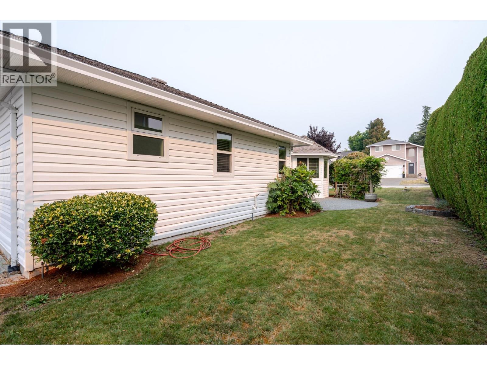 2203 Sorrento Drive, Coquitlam, British Columbia  V3K 6H6 - Photo 39 - R3045225