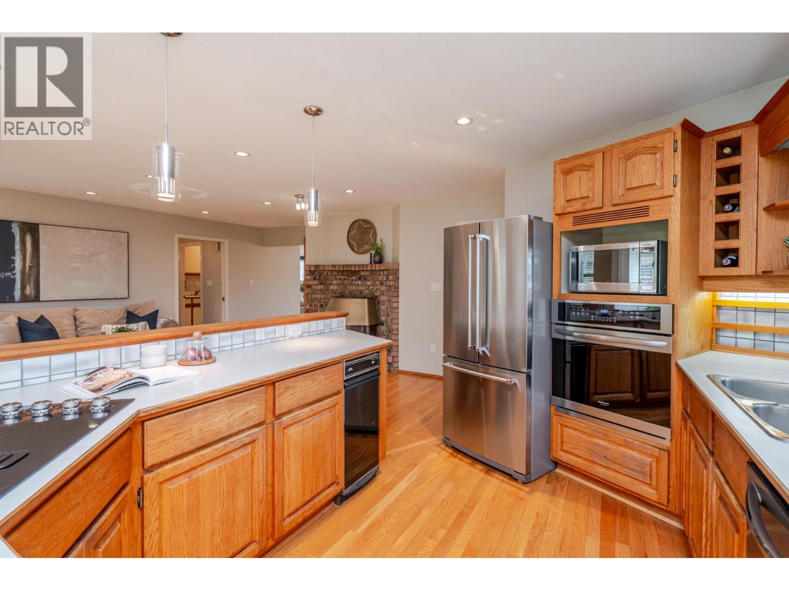 2203 Sorrento Drive, Coquitlam, British Columbia  V3K 6H6 - Photo 22 - R3045225