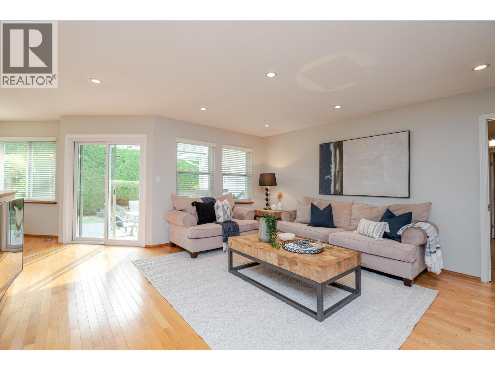 2203 Sorrento Drive, Coquitlam, British Columbia  V3K 6H6 - Photo 14 - R3045225