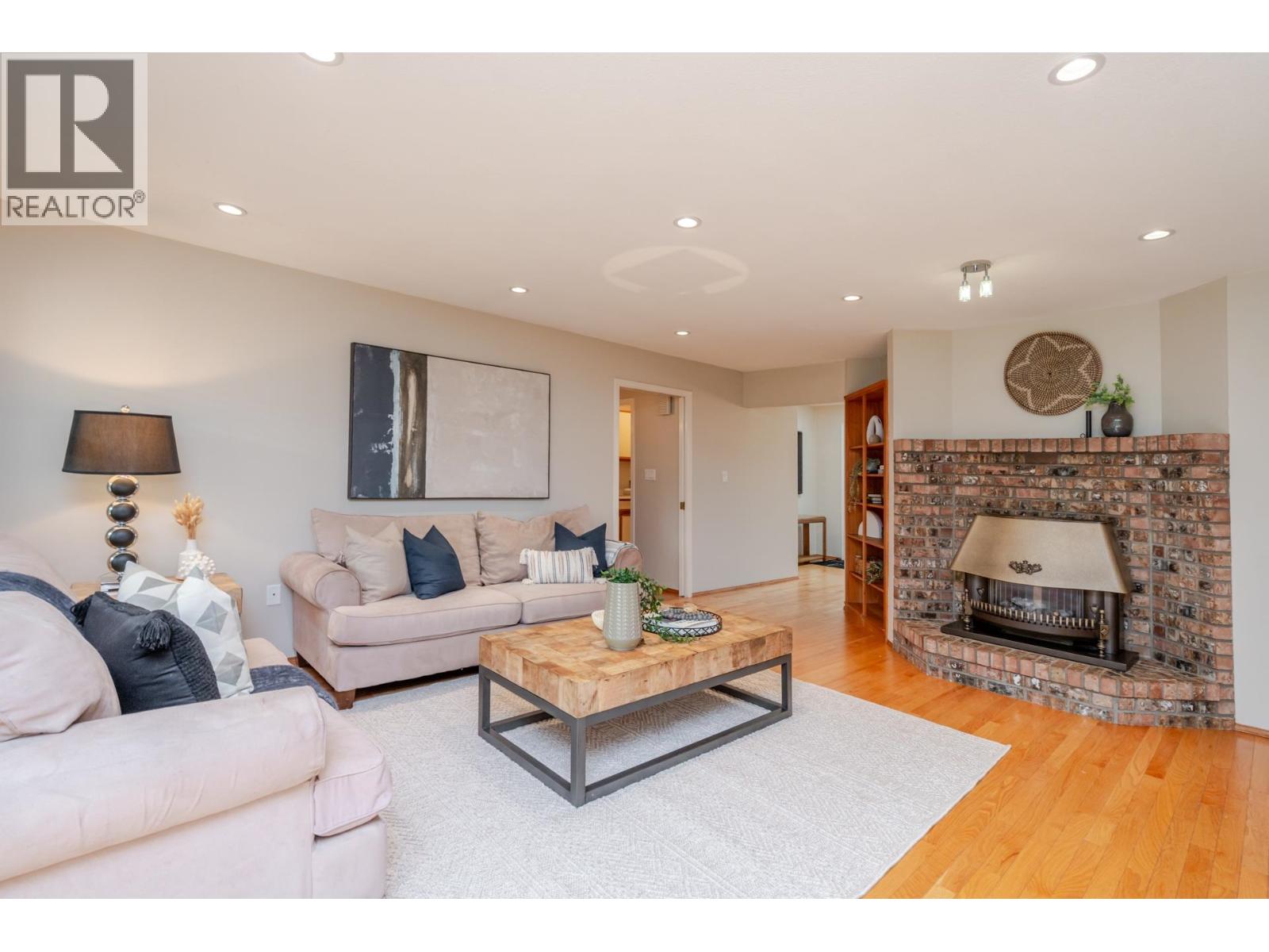 2203 Sorrento Drive, Coquitlam, British Columbia  V3K 6H6 - Photo 17 - R3045225